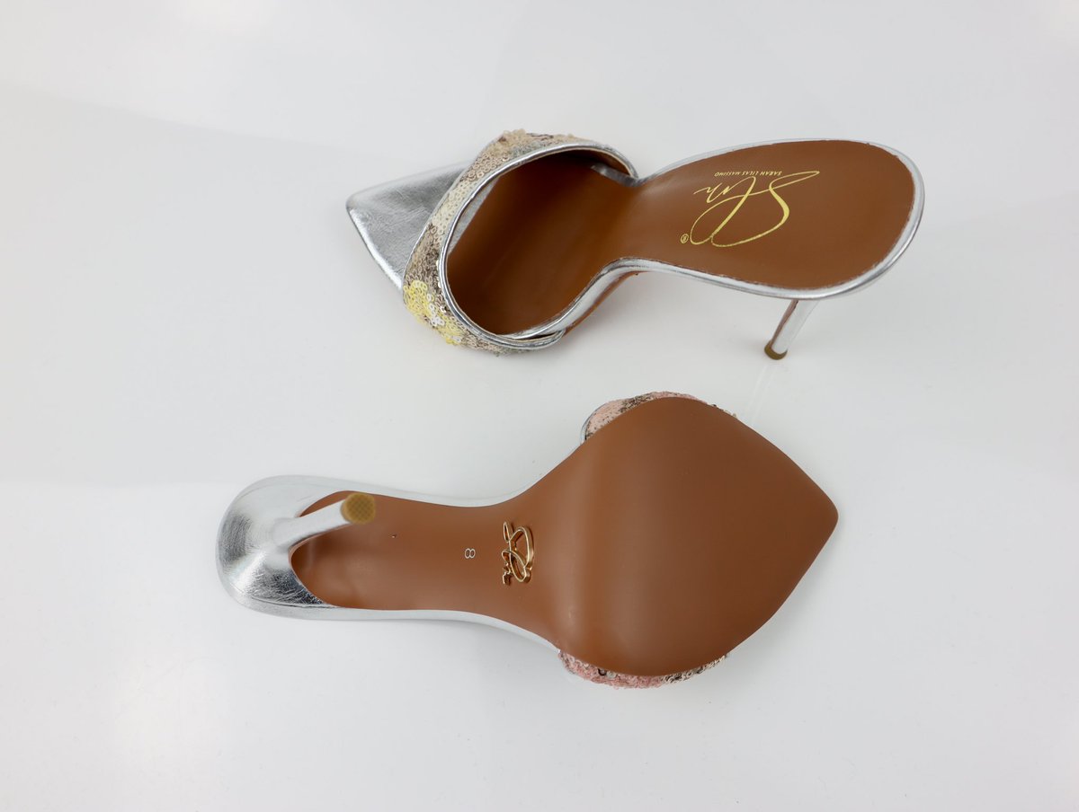 Master piece ! 💳 Shop at: Saralilasmassimo.com 📦 Worldwide shipping #theslmofficial #saralilasmassimo • #heels #highheels #heelsaddict #heelshoes #highheelslover #mules #mulesshoes #muleshoes #mulesofinstagram #fashion