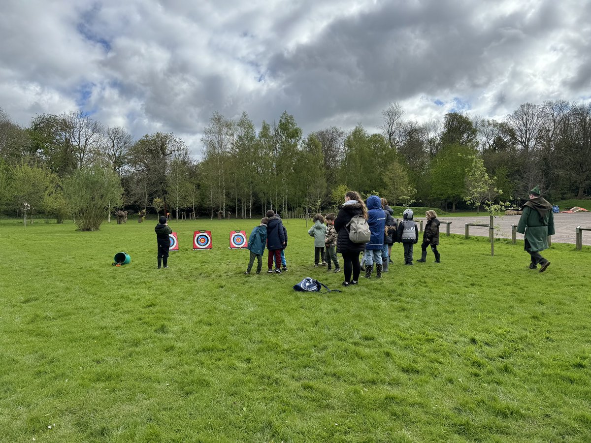 2HC enjoying their archery session! <a href="/GPSMrsHarrison/">Mrs Harrison</a>