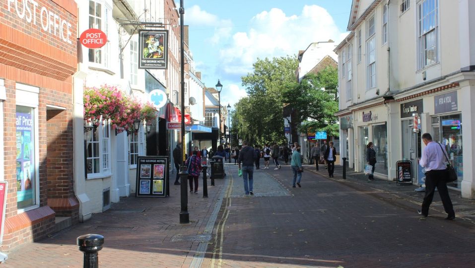 Ashford Town Centre Business Grants reopen, providing businesses with the opportunity to apply for funding support of up to £3000 or £10,000 to bring empty premises back into use and enable improvements to their current properties. To apply visit: orlo.uk/dKt8A