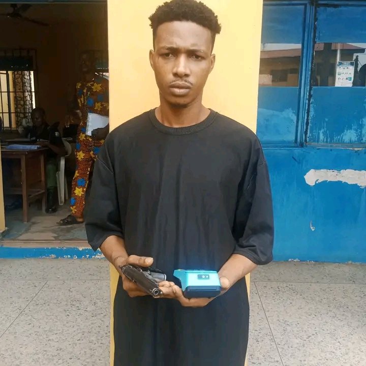 22-Yearr-Old Man Travelling From Lagos To Anambra Arrested With A Gun And A POS Machine In Edo