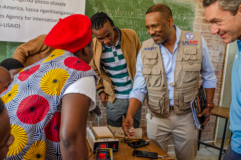USAID Deputy Mission Director Ramses Gauthier visited Nkayi Secondary School where youth are participating in training in various trades supported by USAID through the Amalima Loko activity implemented by @CNFA.
