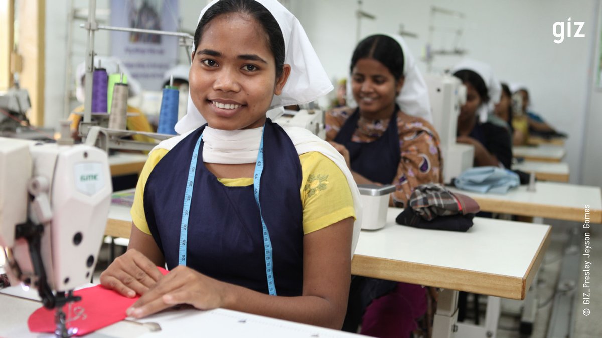 🌍 Together with Lindex we boost gender equality in Bangladesh's textile industry. We train leaders, enhance careers, and support 114K employees, 80% women. 📚✨ Learn more 🔗giz.de/en/worldwide/1… @BMZ_Bund #GenderEquality #Empowerment #GIZworks