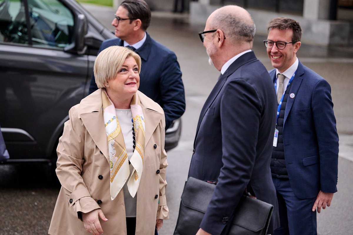 Il Ministro #MarinaCalderone a La Hulpe (Belgio) per la Conferenza di alto livello sul Pilastro Europeo dei diritti sociali. II meccanismo SURE per superare le crisi come 'modello di risposta a shock esterni efficace, tempestivo e solidaristico', che ha contribuito a far ⬇️