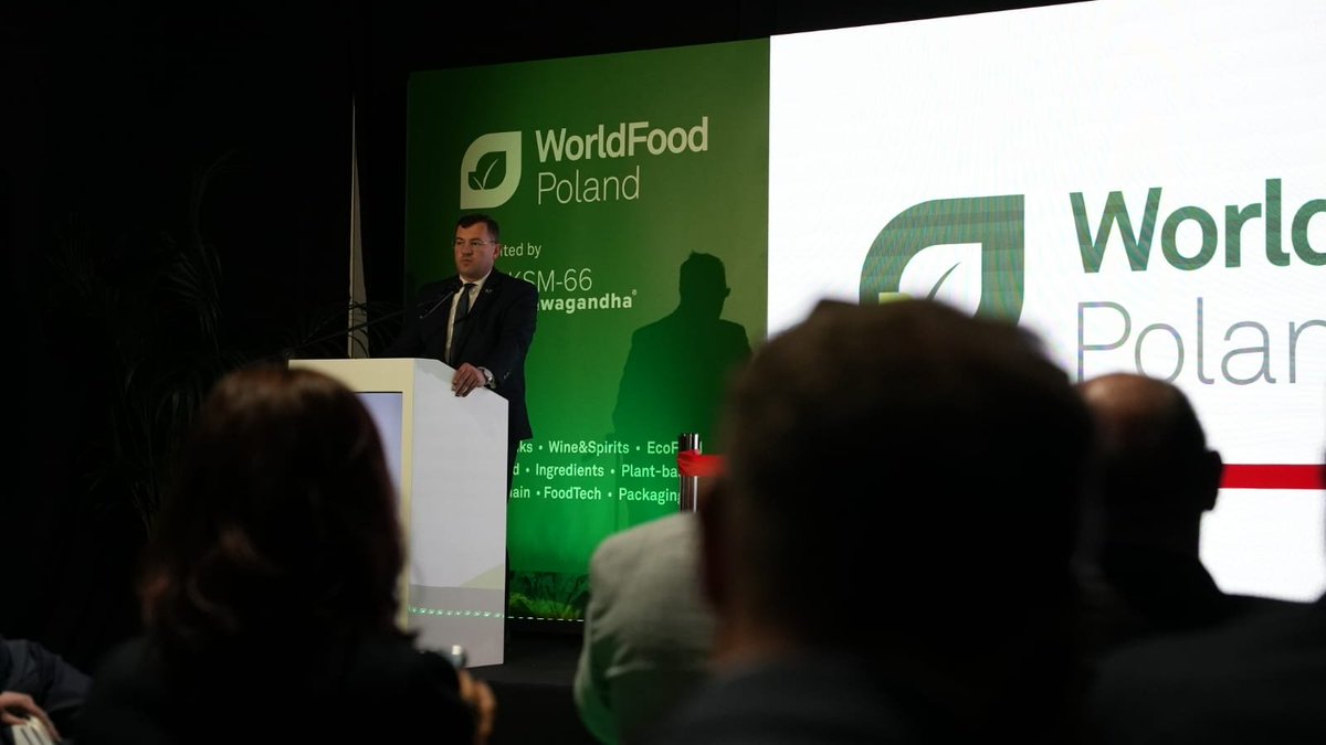 🍀Wiceminister @StefanKrajewski podczas otwarcia Targów #WorldFoodPoland: 💬Przygotowanie wysokiej jakości żywności wymaga uwzględnienia wielu czynników i składników, na które wspólnie zwracamy uwagę. Kontrola procesu produkcji to kluczowy element, który zapewnia, że produkty są