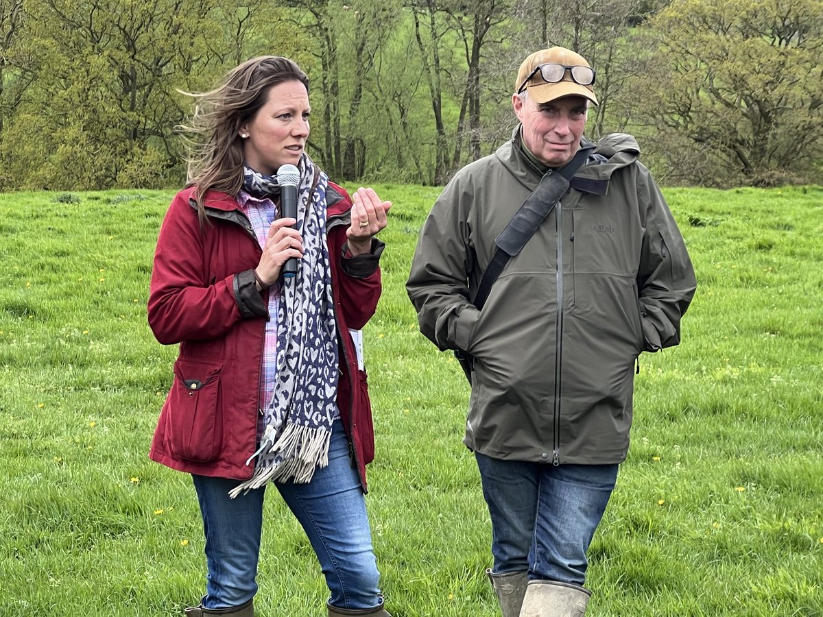 ⁦@PastureForLife⁩ Anna Blumfield and Nigel Franklin talk about the benefits of 100% grass fed beef at Deeresbrook Farm in Essex #GreatBritishBeefWeek ⁦@AHDB_BeefLamb⁩