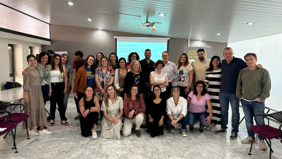 🎉Finaliza una formación más de <a href="/Ambit_sp/">AMBITsp</a> en el Hospital Universitario de Gran Canaria Dr. Negrín. 

🧑‍🏫<a href="/dangerfieldGM/">Mark Dangerfield</a> y <a href="/Marta18134846/">Marta</a> , profesionales de la <a href="/VidalBarraquerF/">Fundació Vidal i Barraquer</a> han sido los formadores de esta formación. 

🎓 ¡Enhorabuena a todos y todas!