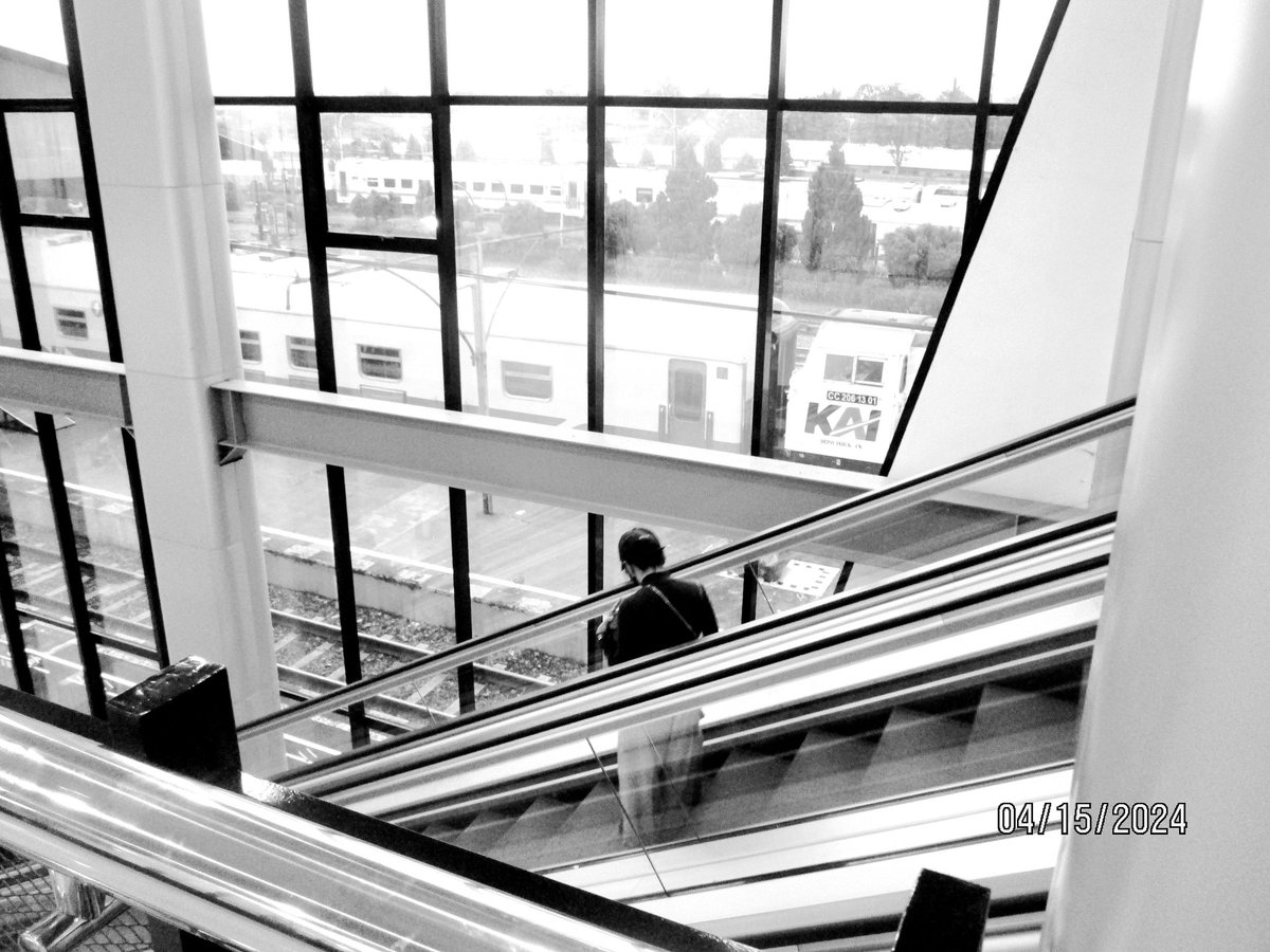 panitiakonser's tweet image. Foto random di #Mudik2024 #lebaran2024 #pocketcamera #digitalcamera #streetphotography #bw