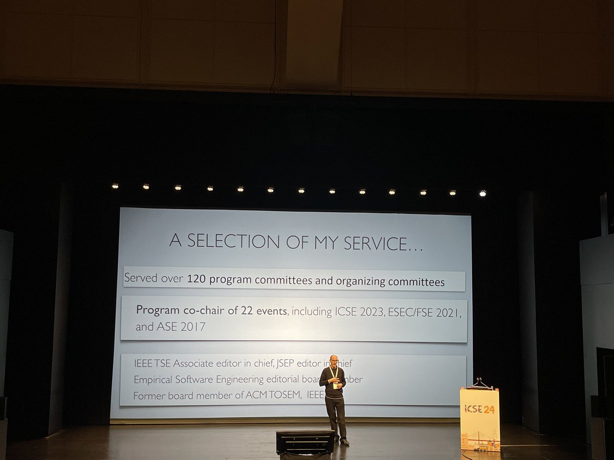 Antonio Mastropaolo (@antoniomastro2) on Twitter photo <a href="/mdipenta/">Max Di Penta</a> is presenting right now how to serve the SE community successfully!
Who could tell us better than the one who just won the SIGSOFT Distinguished Service Award?🥇🏆 <a href="/mdipenta/">Max Di Penta</a> is presenting right now how to serve the SE community successfully!
Who could tell us better than the one who just won the SIGSOFT Distinguished Service Award?🥇🏆