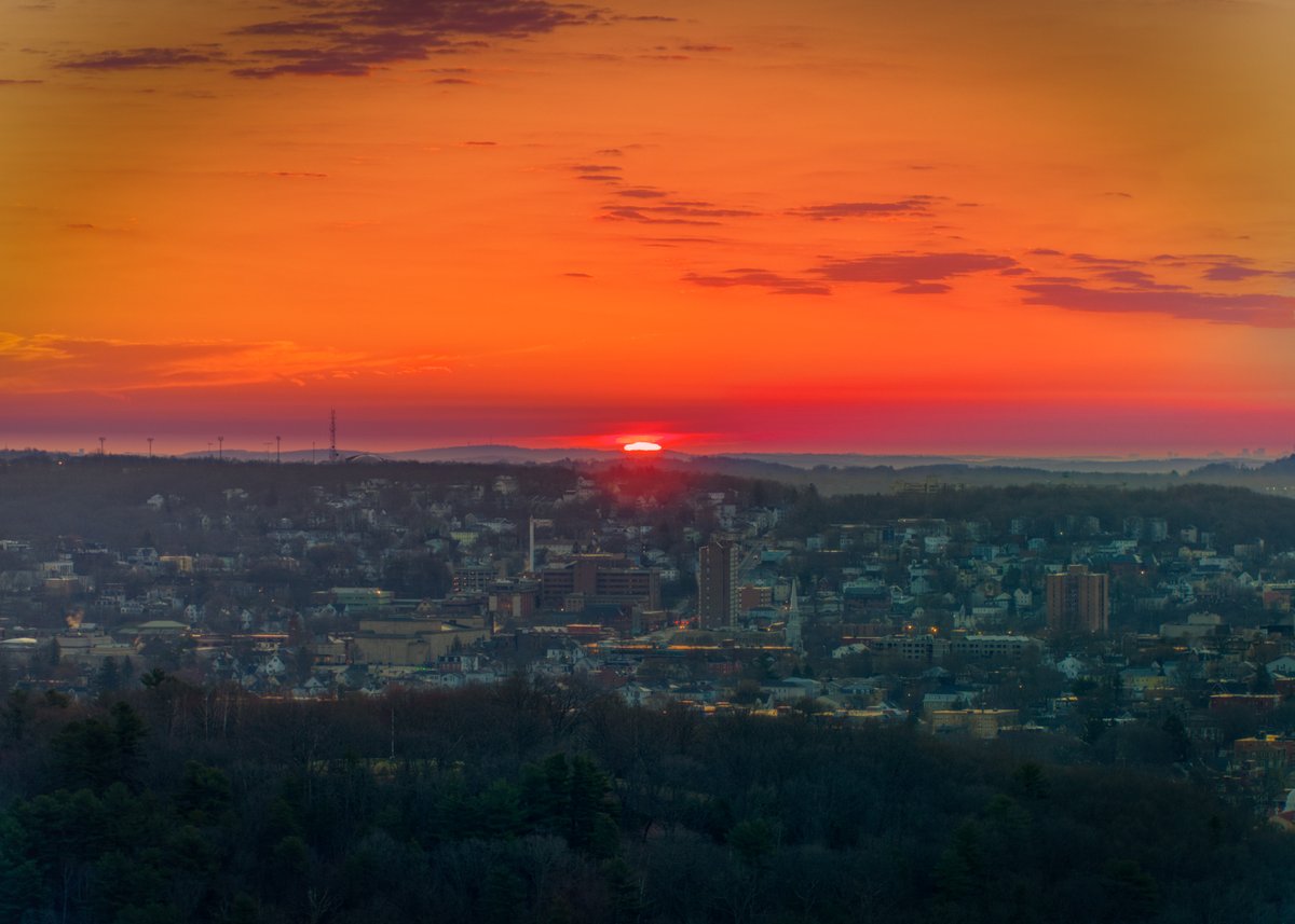 OneBody's tweet image. Standing strong in the face of adversity. Israel's resilience shines brighter today as we unite and support each other. Together, we will overcome and continue to thrive. 🇮🇱 #StrengthThroughUnity #IsraelStrong #Israel 

#Worcester #Sunrise yesterday -

@4cast4you 🌩️