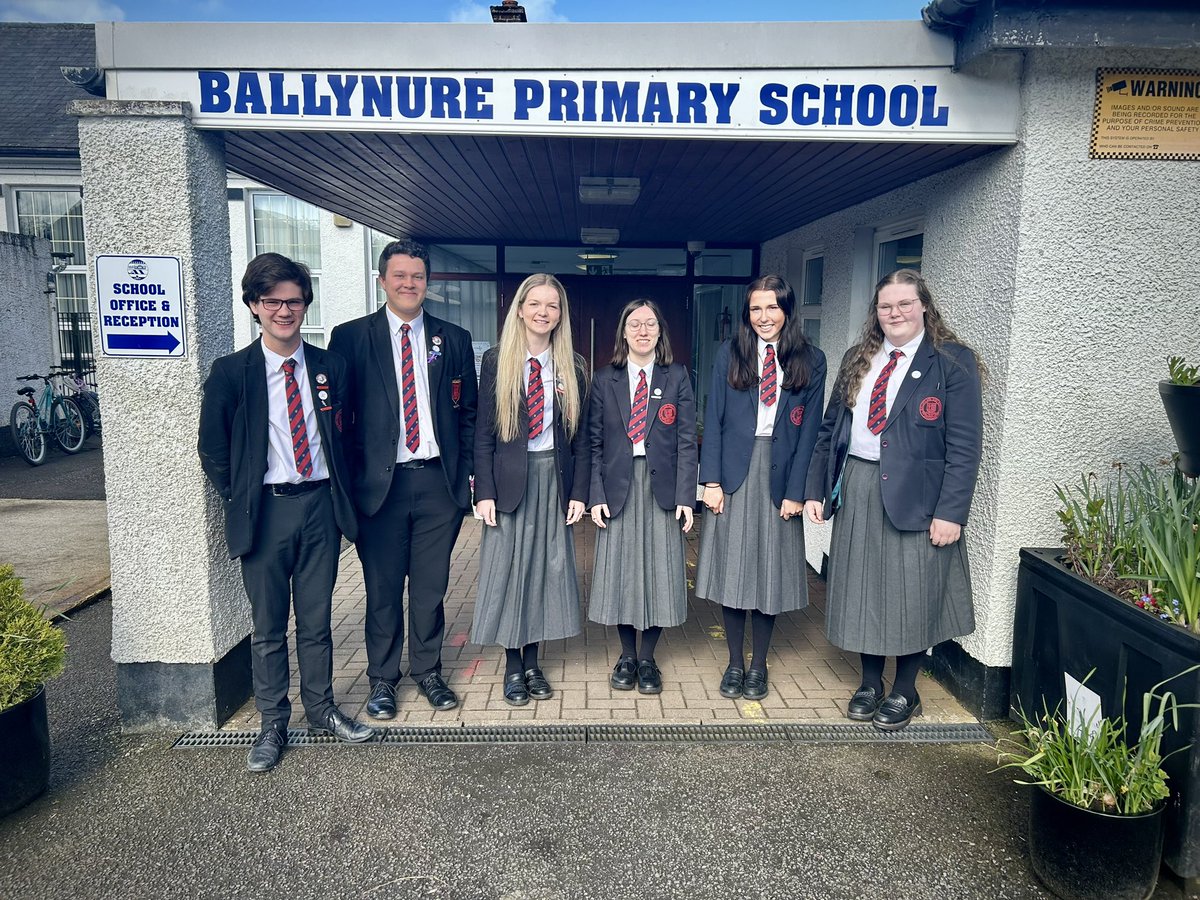 bhs_biodept's tweet image. Another super morning with our STEM Ambassadors visiting P5 at @BallynurePS to investigate and build parachutes that will safely deliver an astronaut onto Mars. What a super bunch of scientists they were! @BallyclareHigh @STEMHubNI