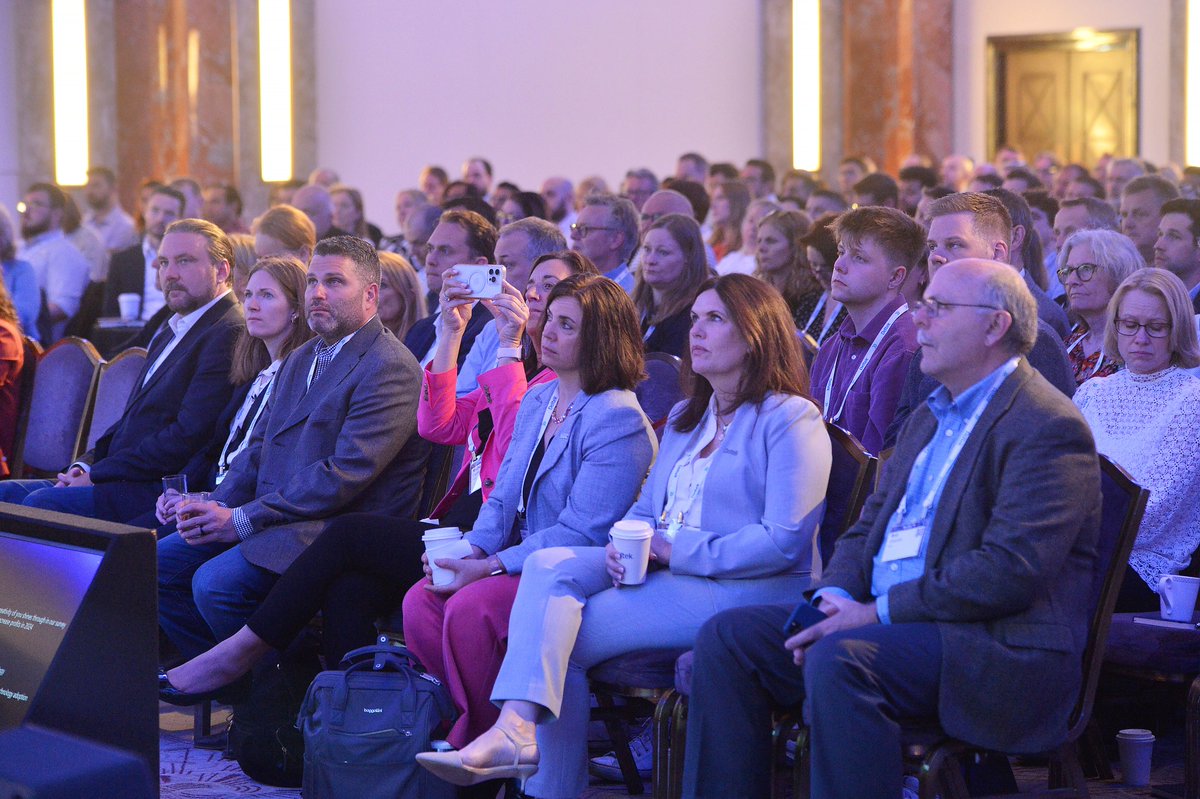 Deltek_Intl's tweet photo. Engaging talk by Deltek's Warren Linscott & Dinakar Hituvalli on ‘Purposeful Innovation: Tech Strategies for Creating Value’ at #DeltekProjectNationLive, our customer event in London. Warren and Dinakar discussed Deltek’s advancements in AI and UX to drive better outcomes. https://t.co/88RgMOOoJg
