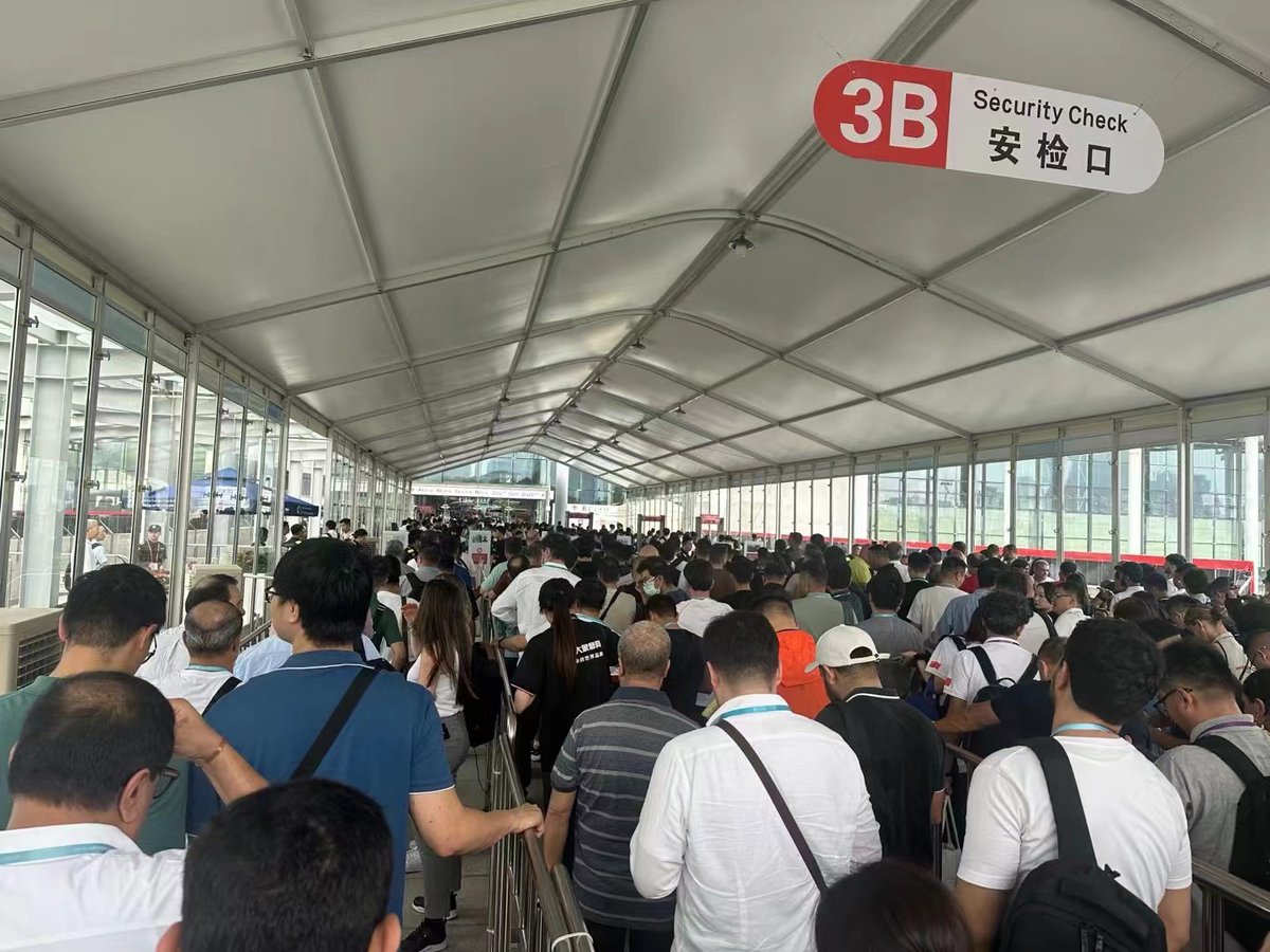 socoolscooter's tweet photo. On April 15, 2024, the 135th Canton Fair opened in Guangzhou. The China Import and Export Fair, founded on April 25, 1957, is held in Guangzhou every spring and autumn, jointly sponsored by the Ministry of Commerce and the People's Government of Guangdong Province, https://t.co/5JDHYYgSjL