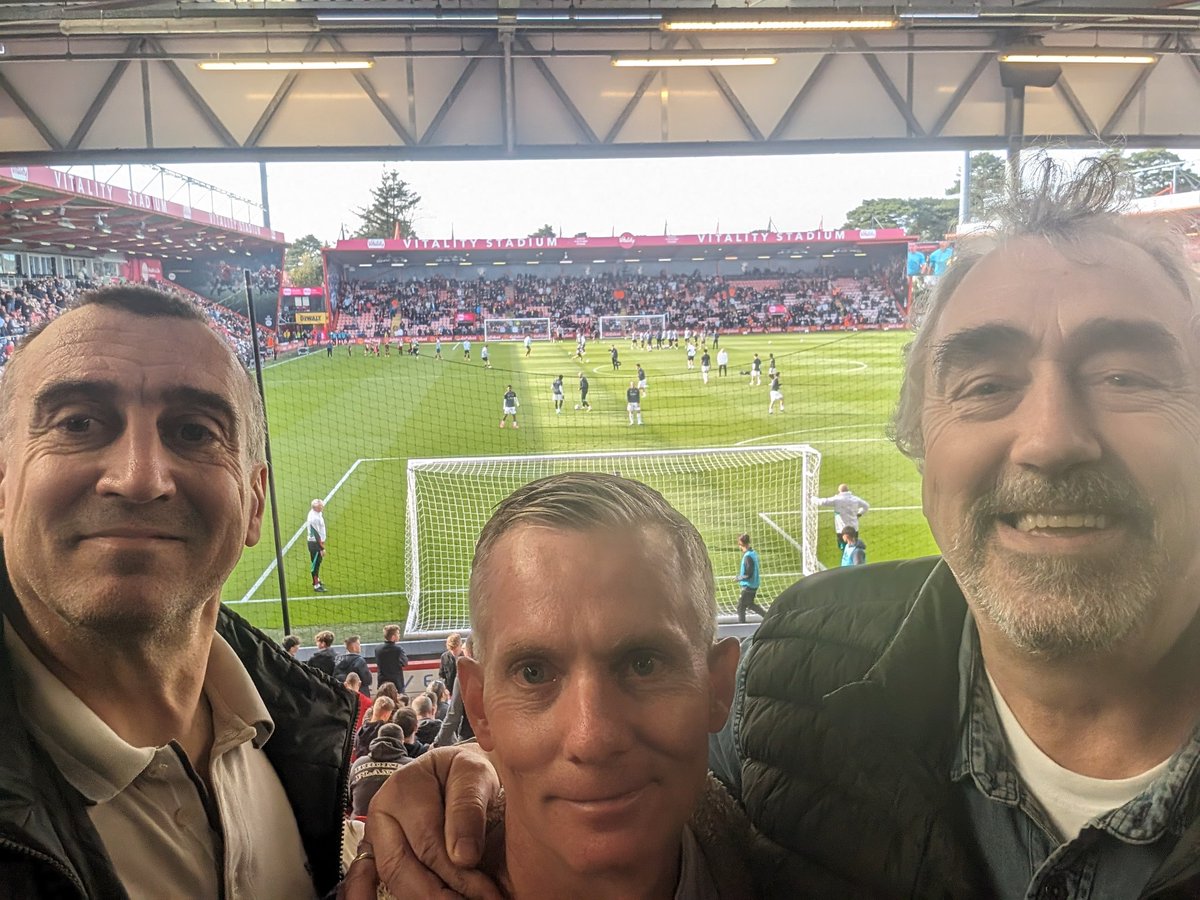 CherriesOrange's tweet photo. Great day at the game. Well played @afcbournemouth upc https://t.co/ogbn8KILX5