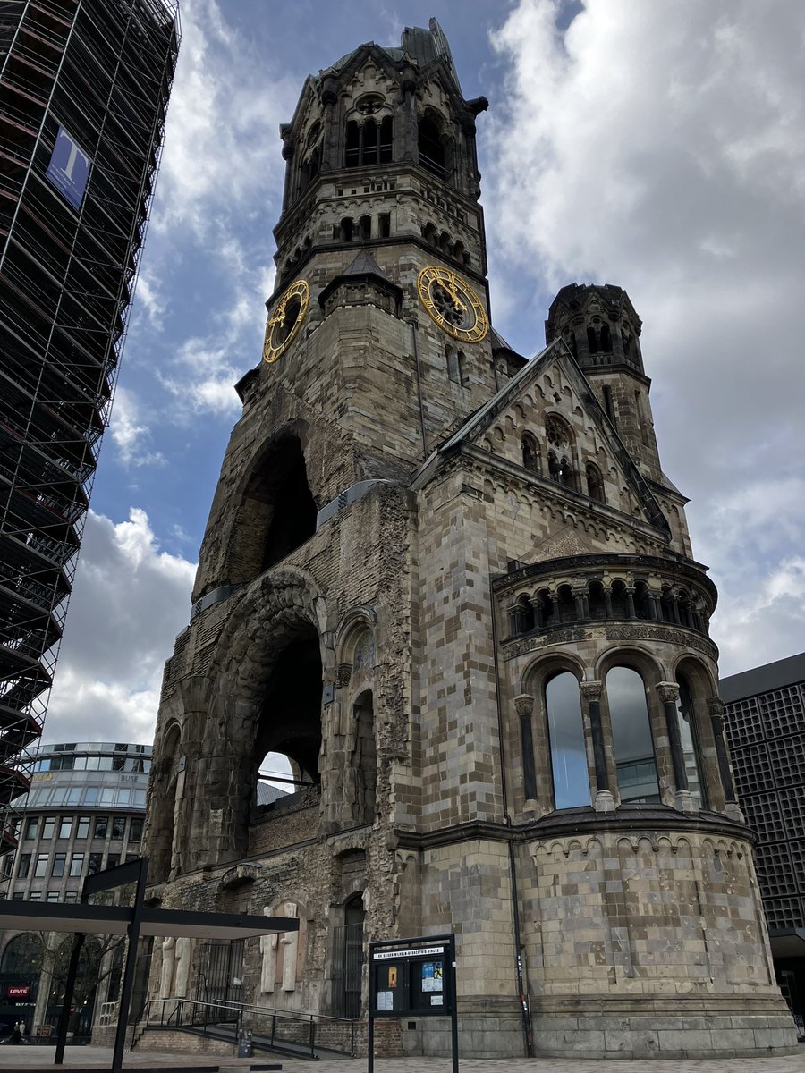 #MemorialChurch the ruins of the Church hasn’t been rebuilt as a reminder of World War II #WorldWarTwo #world war II Breitscheidplatz ￼Berlin ￼Germany