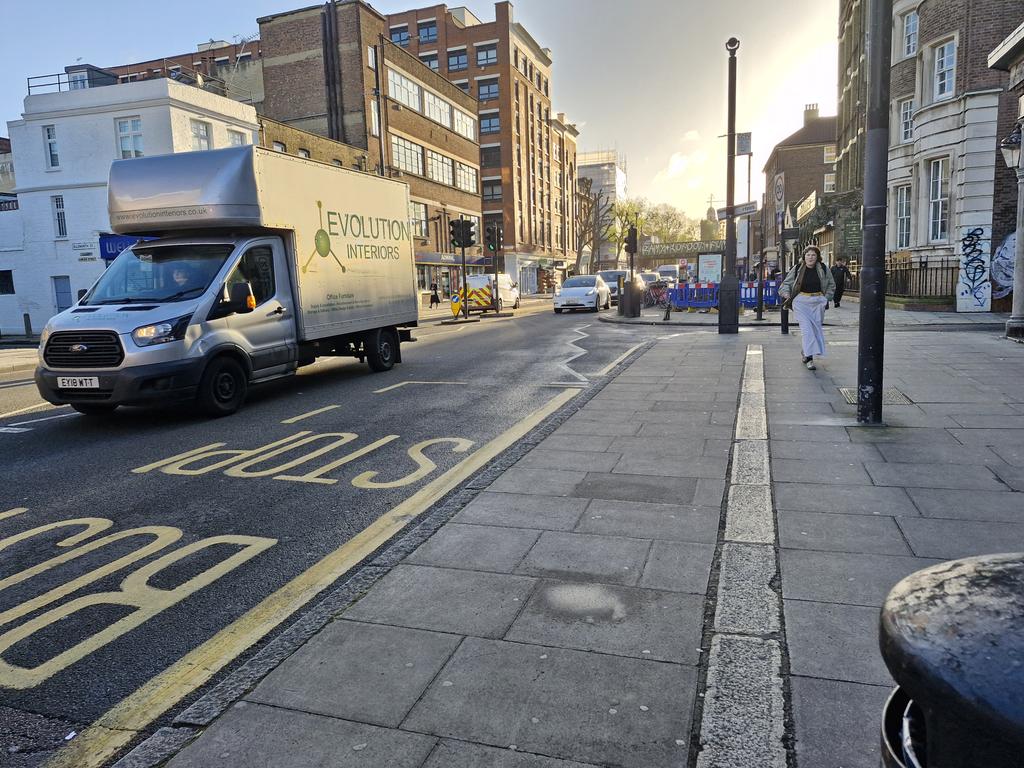RedJez82's tweet photo. @TfL NO roadworks going on so why close a bus stop off https://t.co/ImT82Jjxqw