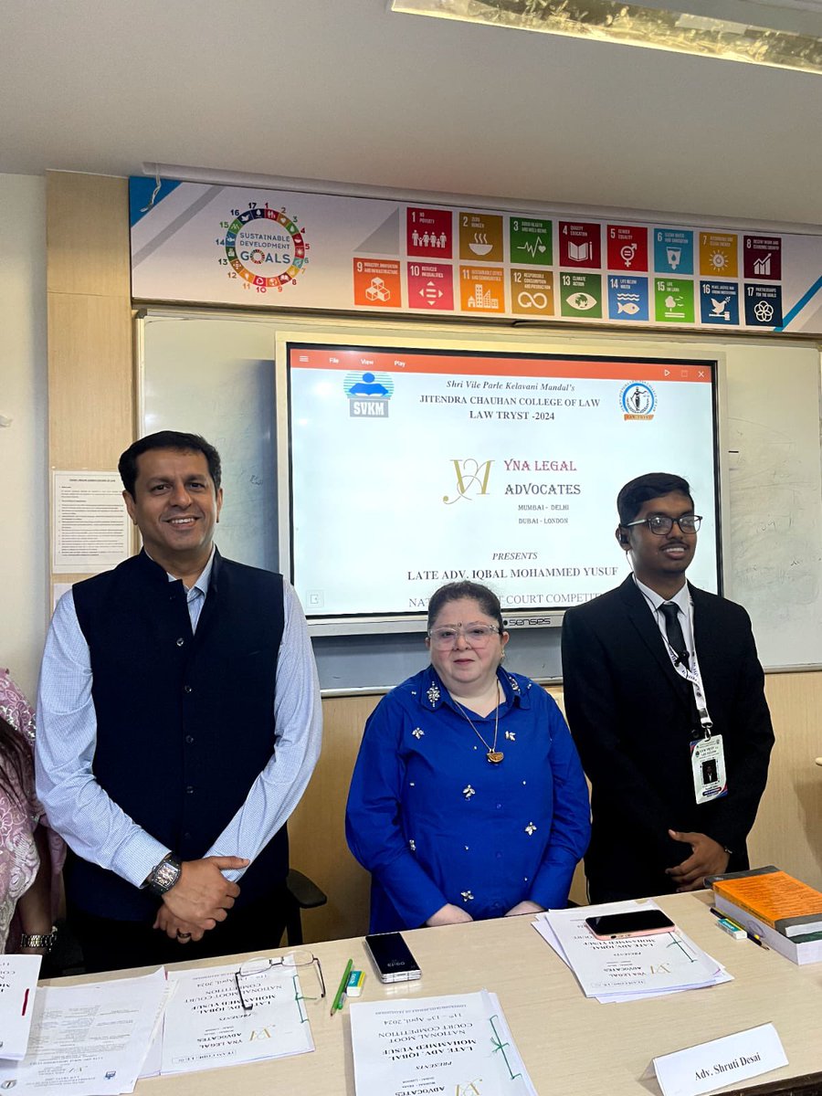 AdvShrutidesai's tweet photo. #JCLaw national moot court competition Wonderful kids. Semi Final round Hard working progressive. @lawtryst @OfficeofShruti https://t.co/1VI4vgW7L9