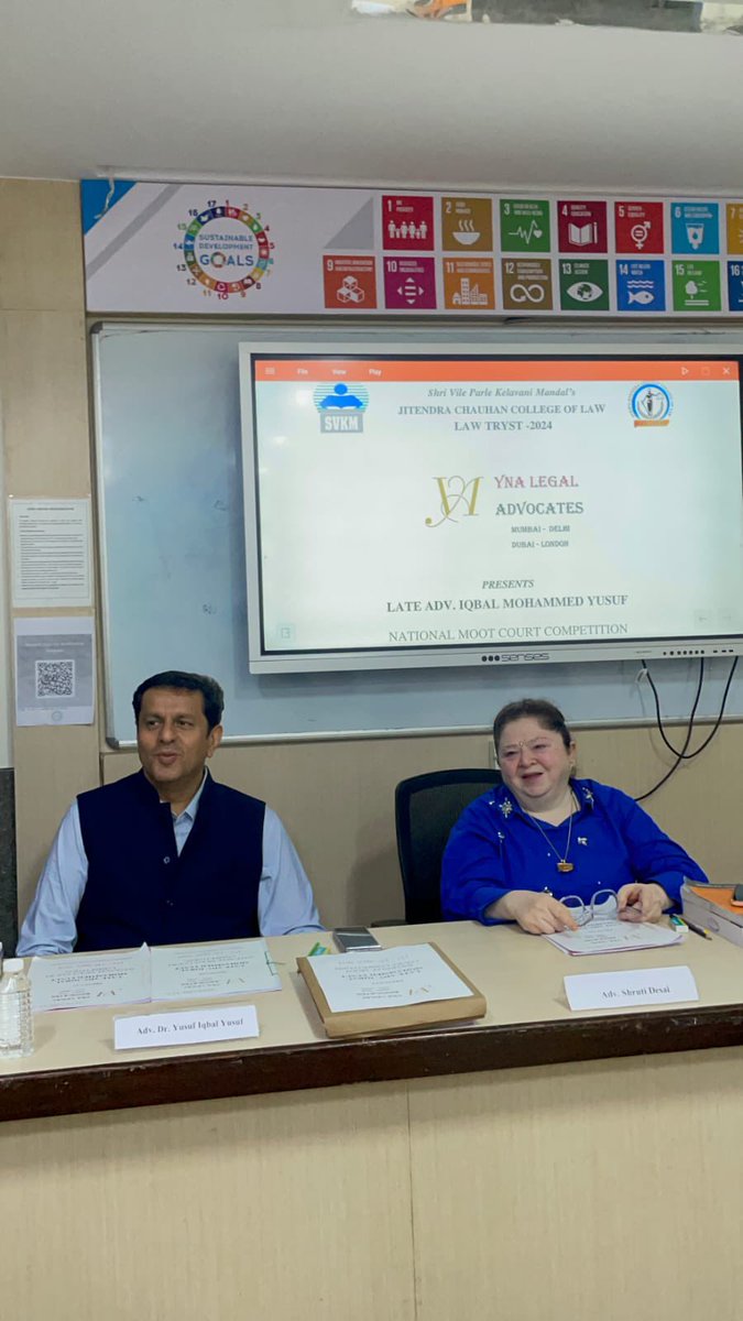 AdvShrutidesai's tweet photo. #JCLaw national moot court competition Wonderful kids. Semi Final round Hard working progressive. @lawtryst @OfficeofShruti https://t.co/1VI4vgW7L9