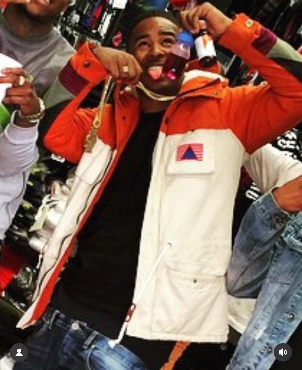 imakashjunkey's tweet photo. How ifeel when iScore on Drank #LongLiveDrakeo π€£ https://t.co/oTAiYR46VZ