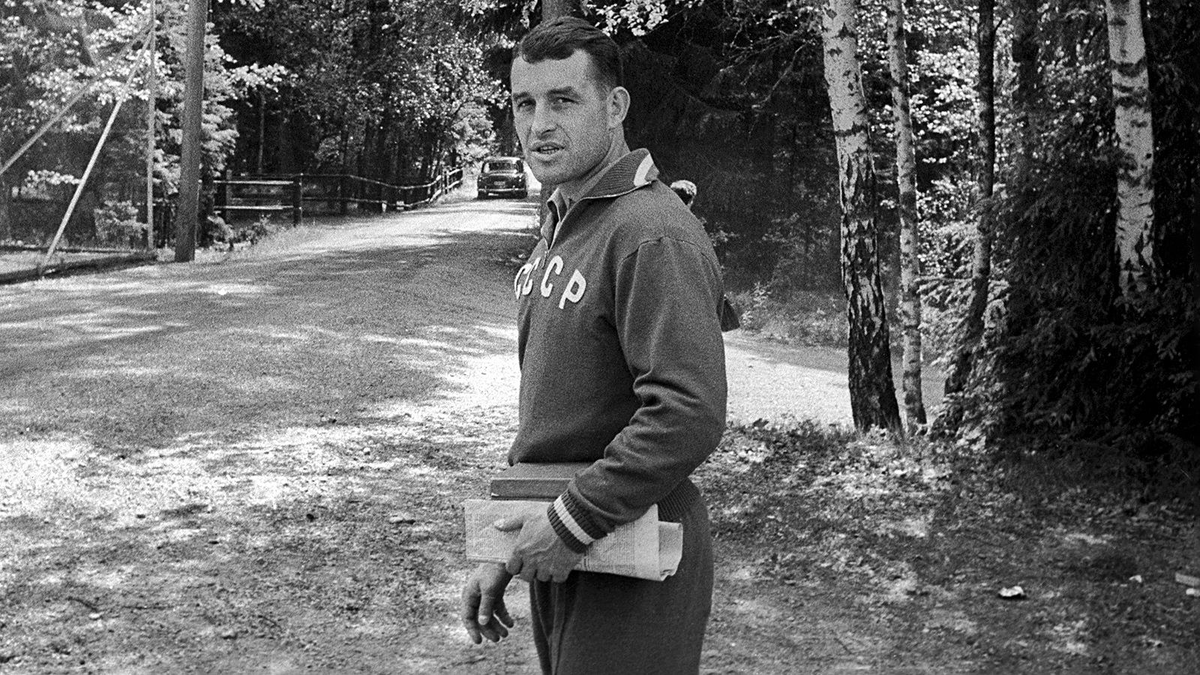 Soviet football player Sergei Salnikov at the FIFA World Cup. Stockholm, June 1958 (photo by Emilio Ronchini)