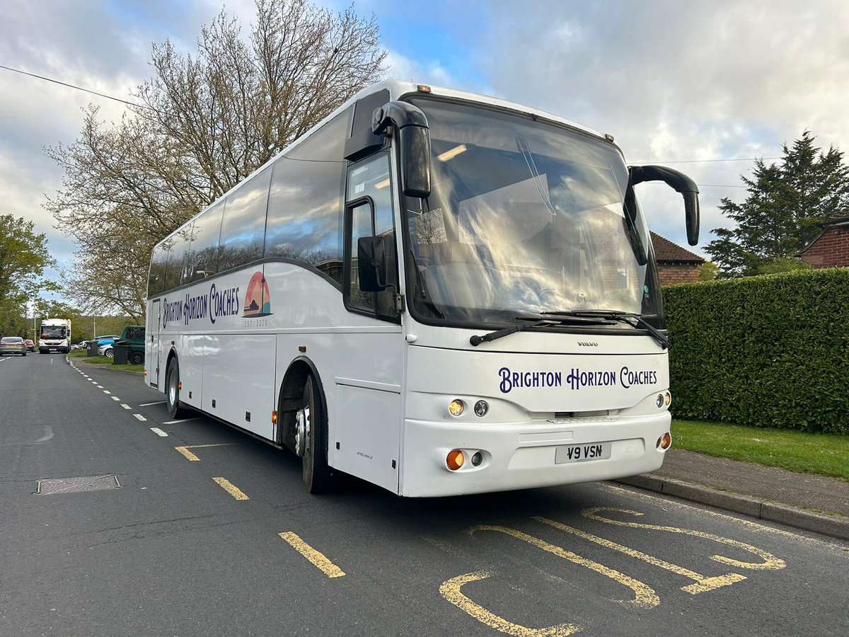 Morning from Polegate with our Jonckheere coach on school services today and is seen here approaching the first stop #brightonhorizoncoaches #bus #coach #polegate #brighton #sussex #jonckheere