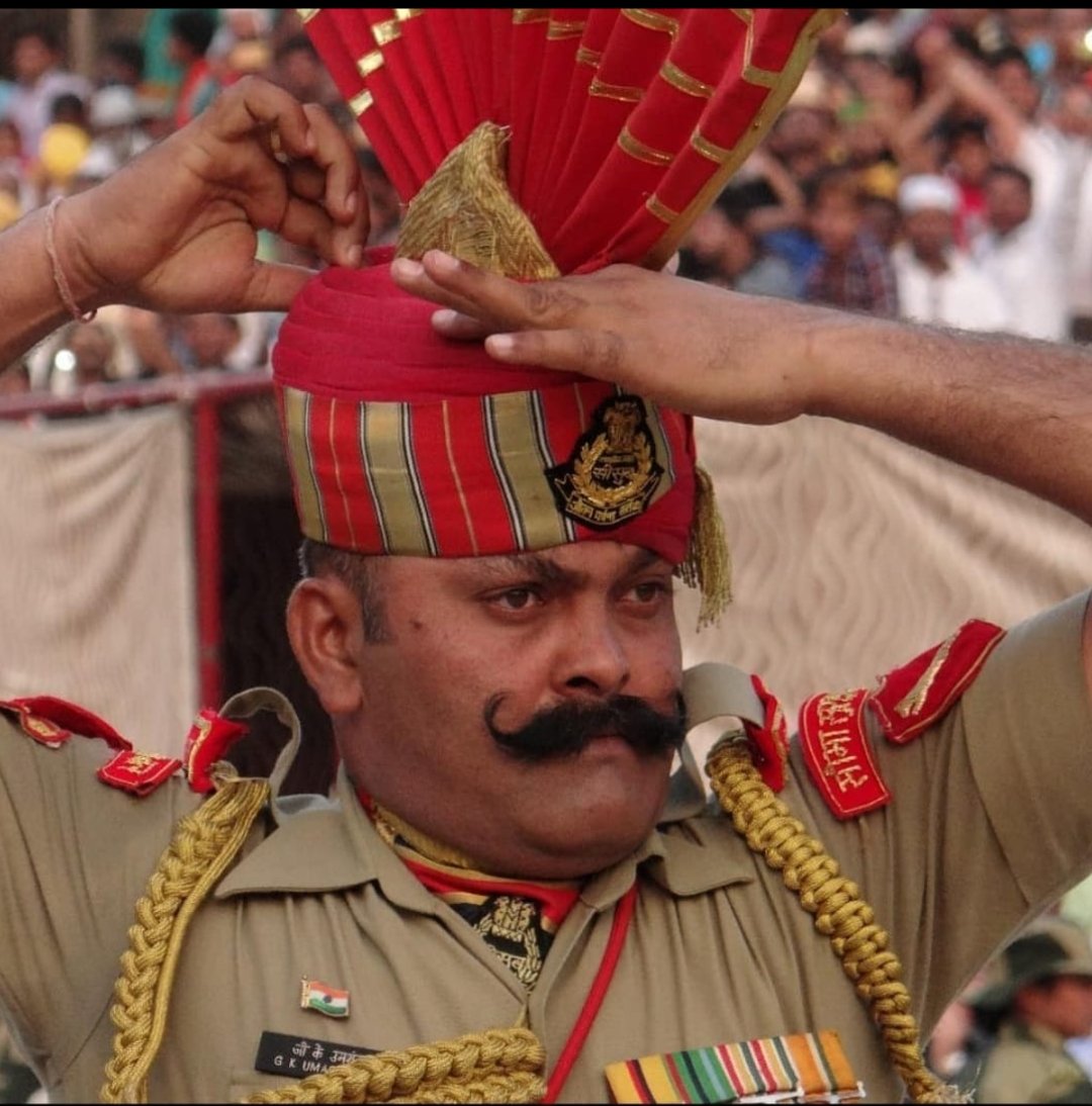 Ranbir_Crpf's tweet photo. हमसे बड़ा राष्ट्रवादी कौन है ..
जो ताउम्र सरहदों की चौकीदारी व तिरंगे की रक्षा के लिए 40 साल राष्ट्र के नाम कुर्बान करता है
और आखिरी समय पर इसी तिरंगे में लिपट दुनिया को अलविदा करता है।
वो भी बिना पैंशन ?
#OPS_For_CAPF
#NPS_Go_Back
#RestoreOPS
#OPS https://t.co/COKIXiF8Ho