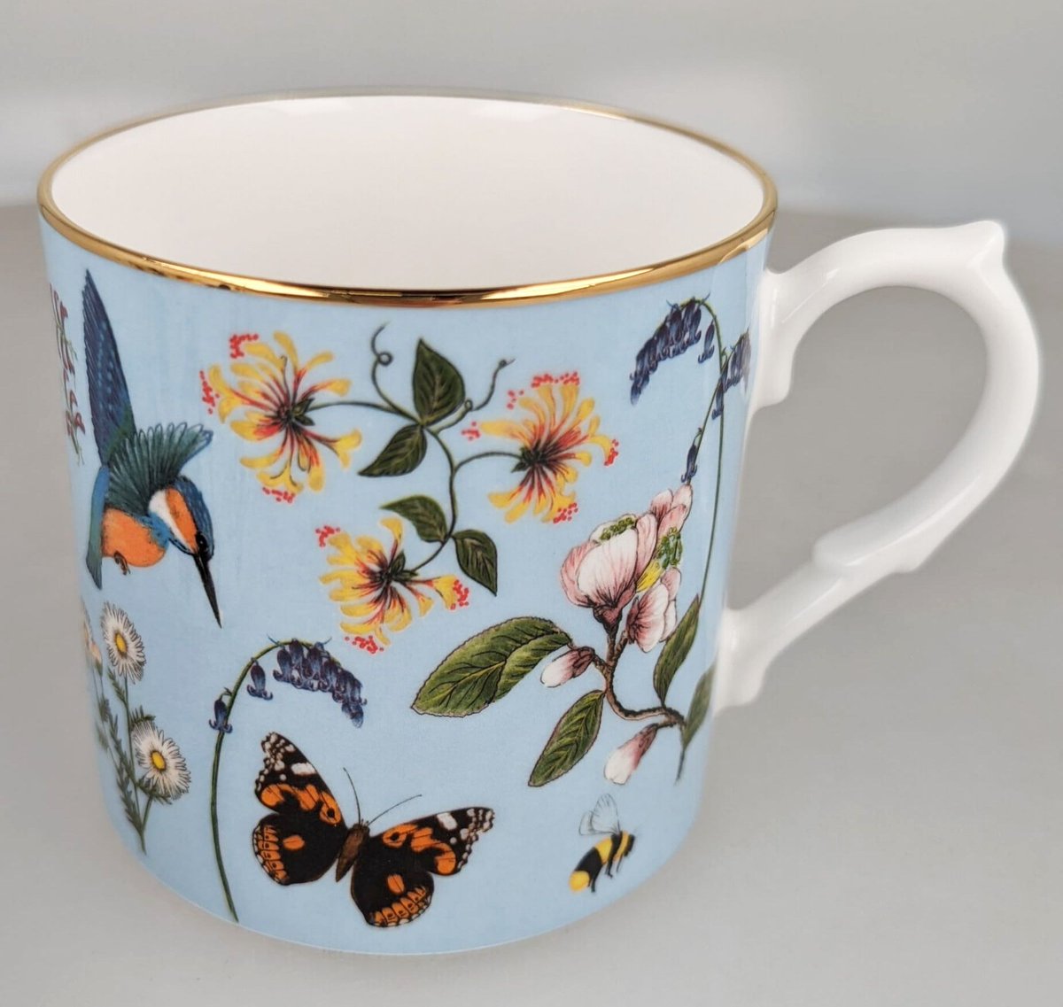 I'm definetely celebrating this week because I'm working on expanding our drawn to nature range with a matching tea pot & cups & saucers #giftideas #drawntonature #MadeinBritain susanrosechina.co.uk/products/produ…