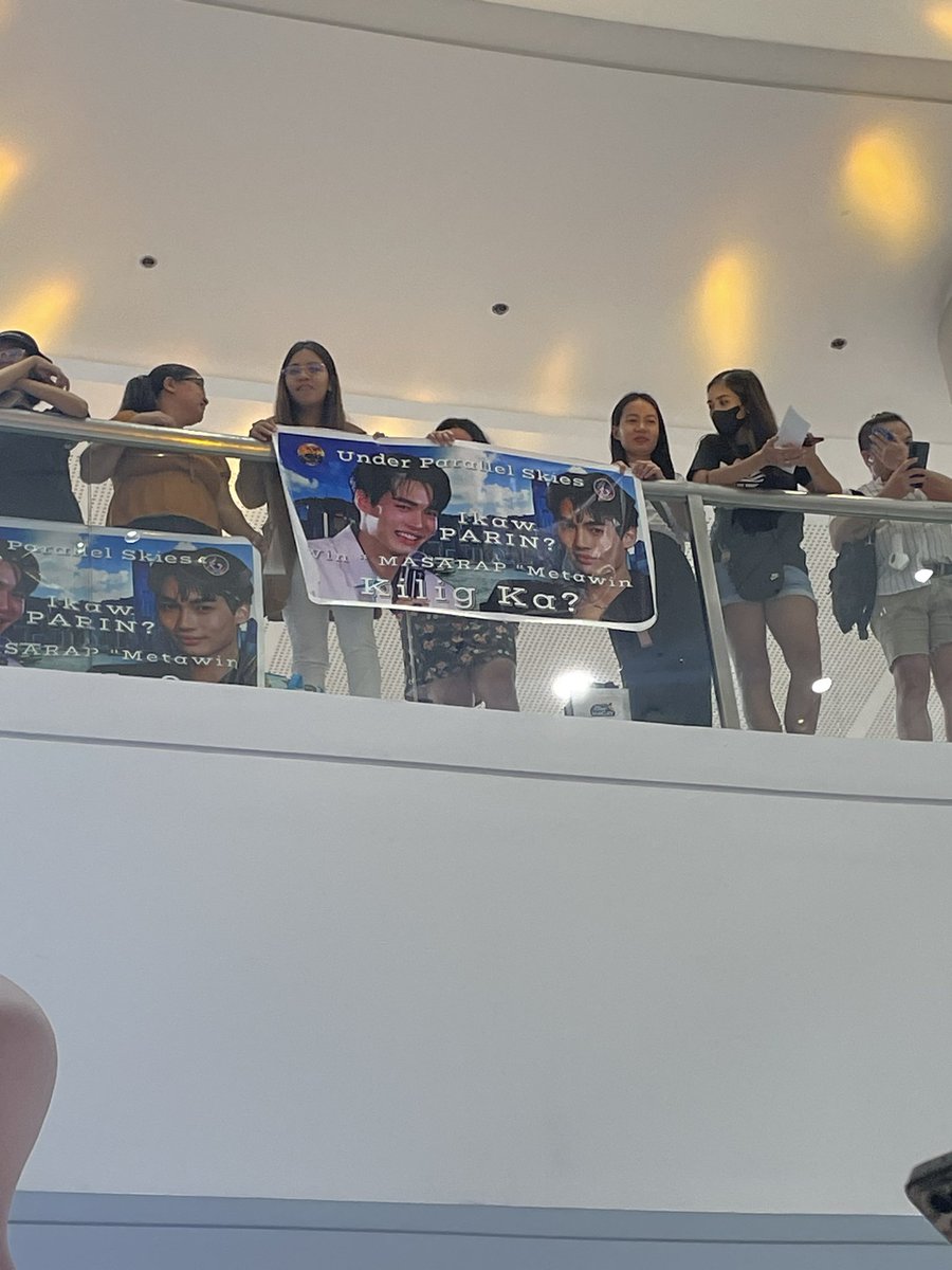 shobewtmk's tweet photo. Banner says: Still you? Win DELICIOUS Metawin. Kilig ka? (are u giddy?) 

#UnderParallelSkies #UnderParallelSkiesAtSMCinema #winmetawin @28squaredstudio @winmetawin  #snowballpower https://t.co/PPEqnPg0x1