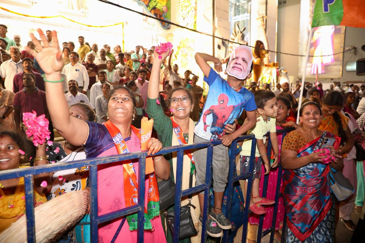BlrNirmal's tweet photo. BJP National President Shri @JPNadda participated in the roadshow held in Puducherry in support of BJP candidate Shri Namassivayam.

The enthusiasm of the people and the Karyakartas of Puducherry is a testament to this.

@BJP4Puducherry
#ModiAgainIn2024 #PhirEkBaarModiSarkar https://t.co/DL6HzopJr8