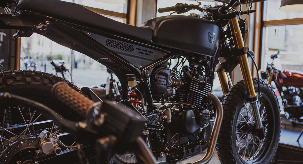 MUTTMOTORCYCLE1's tweet photo. 手の届くカスタムバイク
気軽に乗れて、維持が簡単で、安く、それでいて大型の旧車と同じようなスタイルとサウンドを感じながら走らせることができ、無限のカスタマイズの可能性を持つ。それがMUTTの中に流れる精神なのです。
#muttrazorback
#muttmotorcycles
#マットモーターサイクルズ https://t.co/K0PYERdwk8