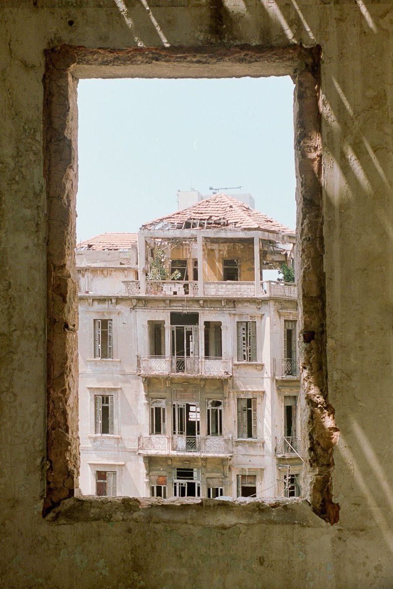 Looking through the window 📷 Zenit E 🔎 Mir-1b 37mm Film: #washix #35mm Lebanon; June 2023 #filmisnotdead #believeinfilm #filmphotography