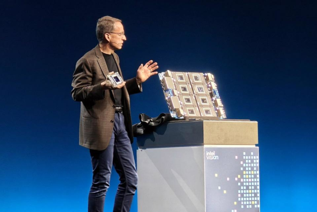 Intel leaders unveiled an array of new hardware and software initiatives designed to advance the company’s AI ambitions in multiple market segments at #IntelVision 2024. #IAmIntel bit.ly/3JmCIRc