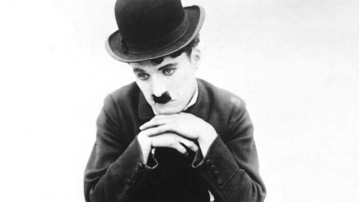 'İnsan öğrenmek için değil, dünyanın cahillerinin hor görmesine karşı kendini savunmak için öğrenmelidir.' Charlie Chaplin