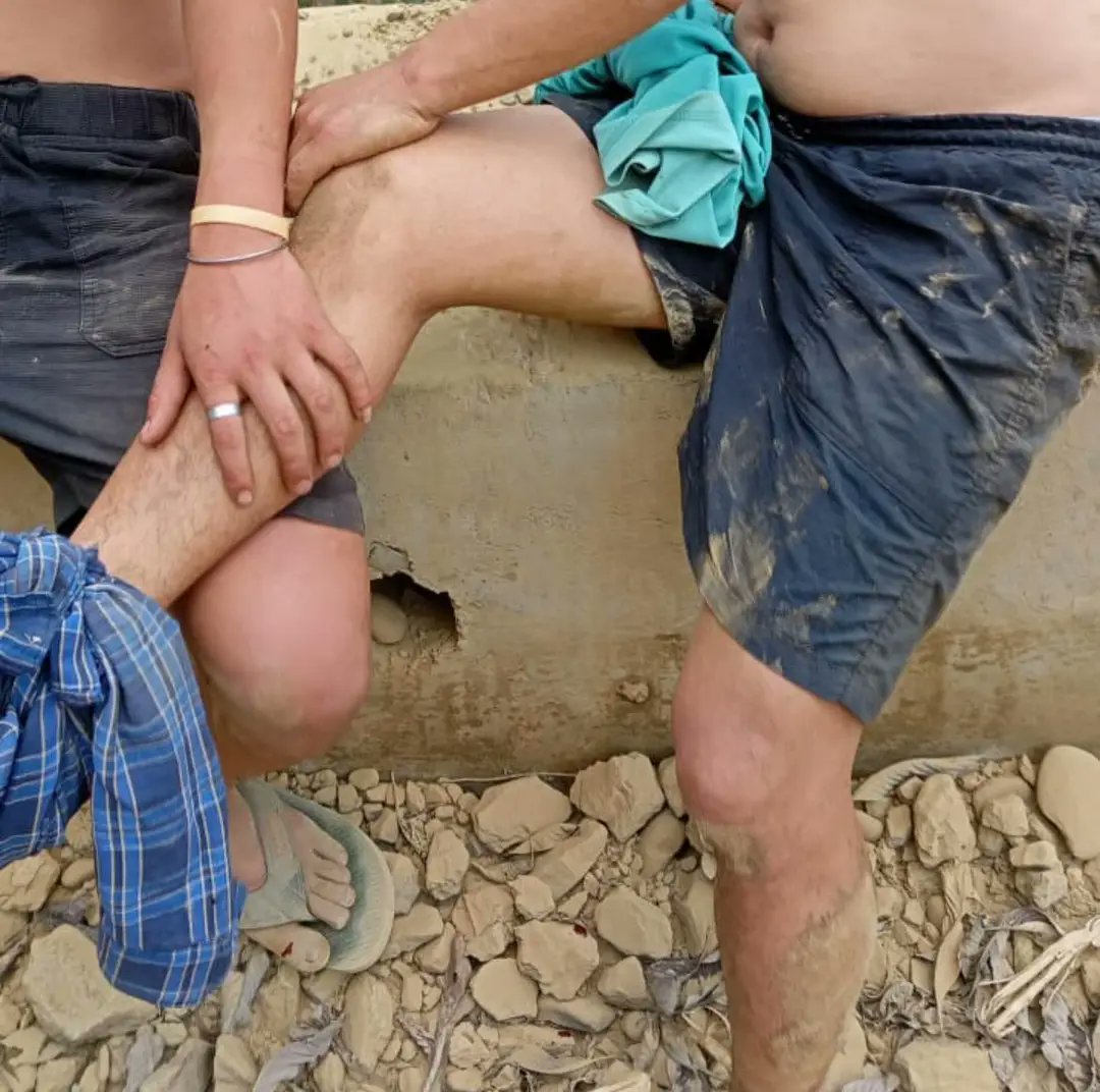 yaiphaba07's tweet photo. #Alert -Vehicles Attack by #KukiMilitants
Today, #Kuki #Christian militia attack truckers plying at #Imphal #Jiribam #NationalHighways-37 at #Tollen Kuki Village area leaving one driver injured.
@adgpi @manipur_police @AmitShah @NBirenSingh @UNHumanRights @ChristianIndia_ @hrw https://t.co/S8vta2XYM2