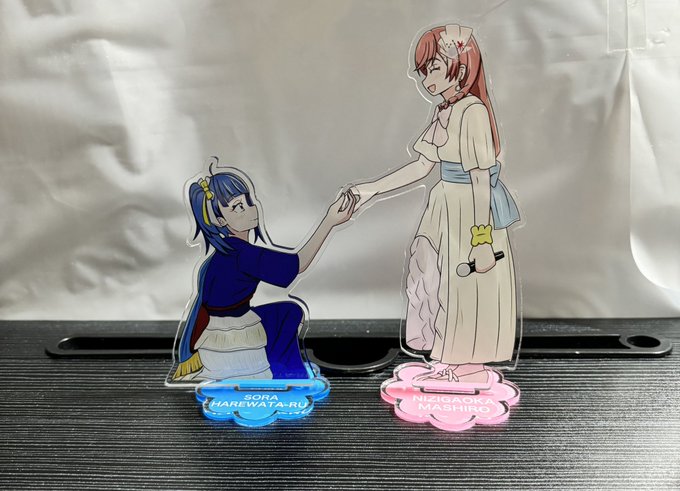 レイフレの原稿やってる最中に、
思いついて印刷屋さんに作ってもらった自分用のアクスタ😚
レイフレで展示しますね!!

見覚えのあるシーンですね💙🤍 