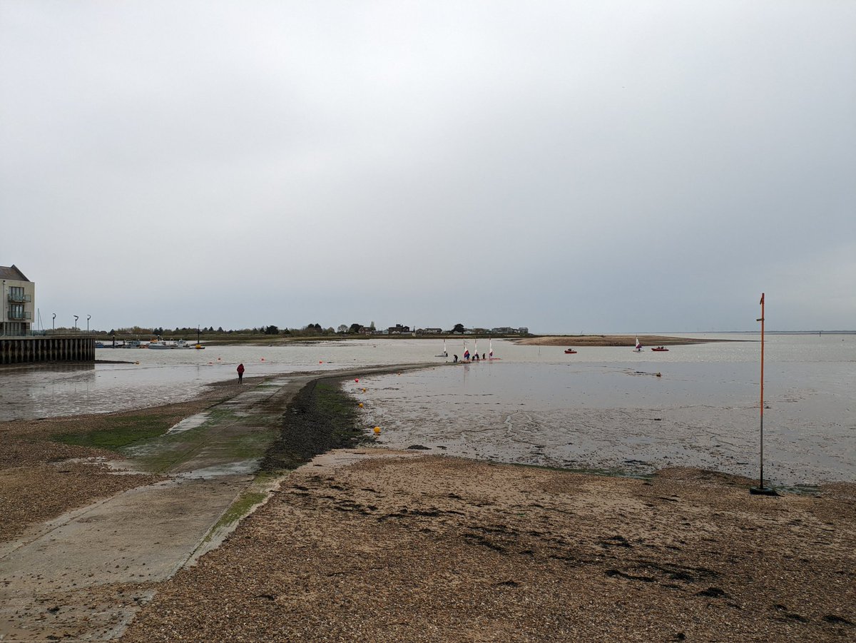 For #TidesOutTuesday Brightlingsea as the young Sailors return🌊⛵😉