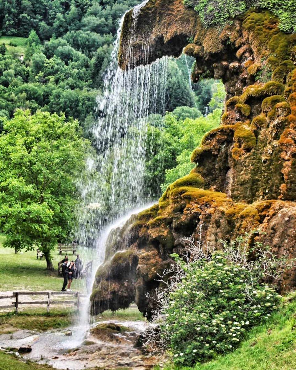 turismoER's tweet photo. Con i loro 54 metri di lunghezza, le Grotte di #Labante sono le grotte primarie di travertino più grandi d'Italia
01 Ph. mile_di87
02 Ph. lanostrastoriatraledita | #inEmiliaRomagna #EmiliaRomagnaSlow https://t.co/H3IezynLNQ
