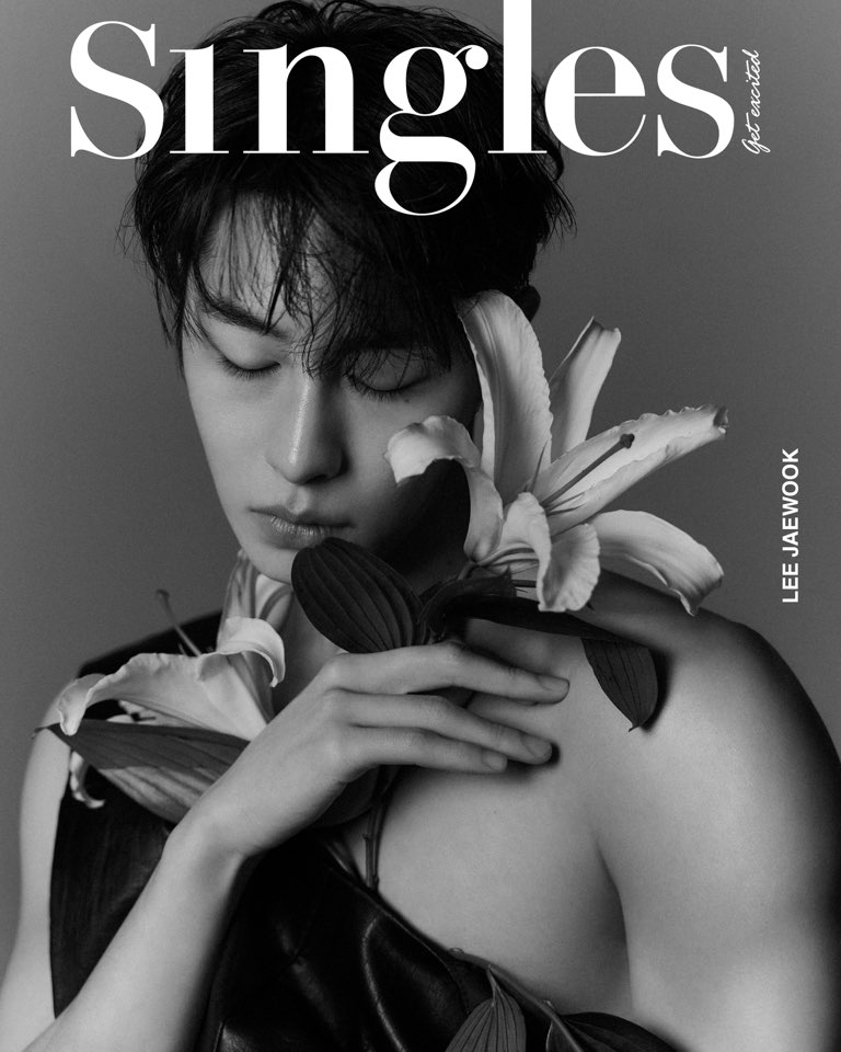 BLURRED LINES

“음과 양, 정과 반. 어떤 이념에도 속하지 않은 이재욱을 마주했다. 작품과 작품 사이, 이재욱과 또 다른 이재욱 사이, 선을 흐리고 경계를 지울수록 선명해지는 오직 사이의 이재욱.”

5월호 커버 스타 #이재욱 입니다. 

Cover of Singles Korea MAY issue with LEE JAE WOOK