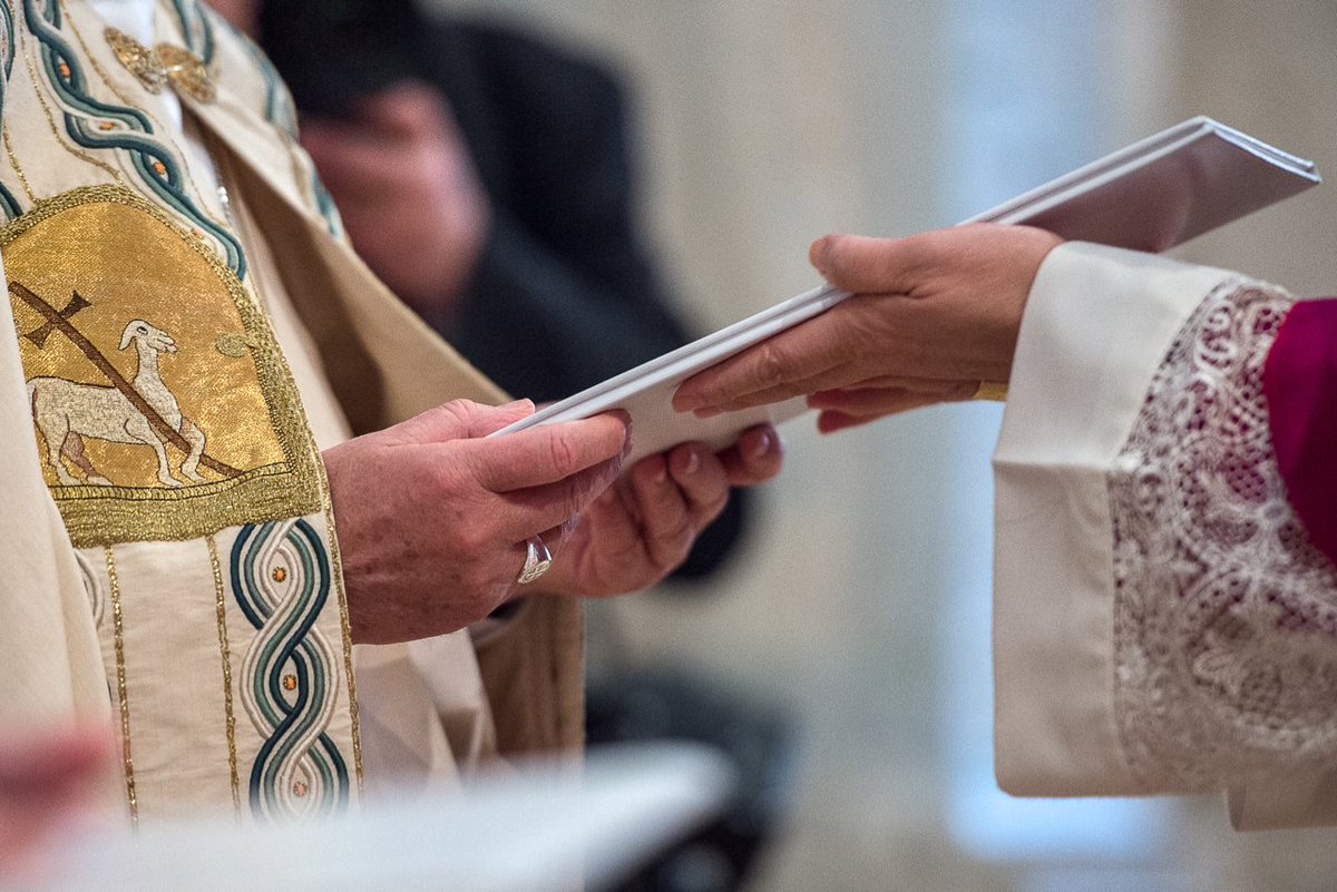 📷Giovedì 9 maggio, alle 17.30, Papa Francesco indirà ufficialmente il  #Giubileo2025 con la lettura della Bolla d'indizione nella Basilica di San Pietro. A seguire presiederà la preghiera dei vespri. Per partecipare compila il form (shorturl.at/cxGLT) e ritira i biglietti.