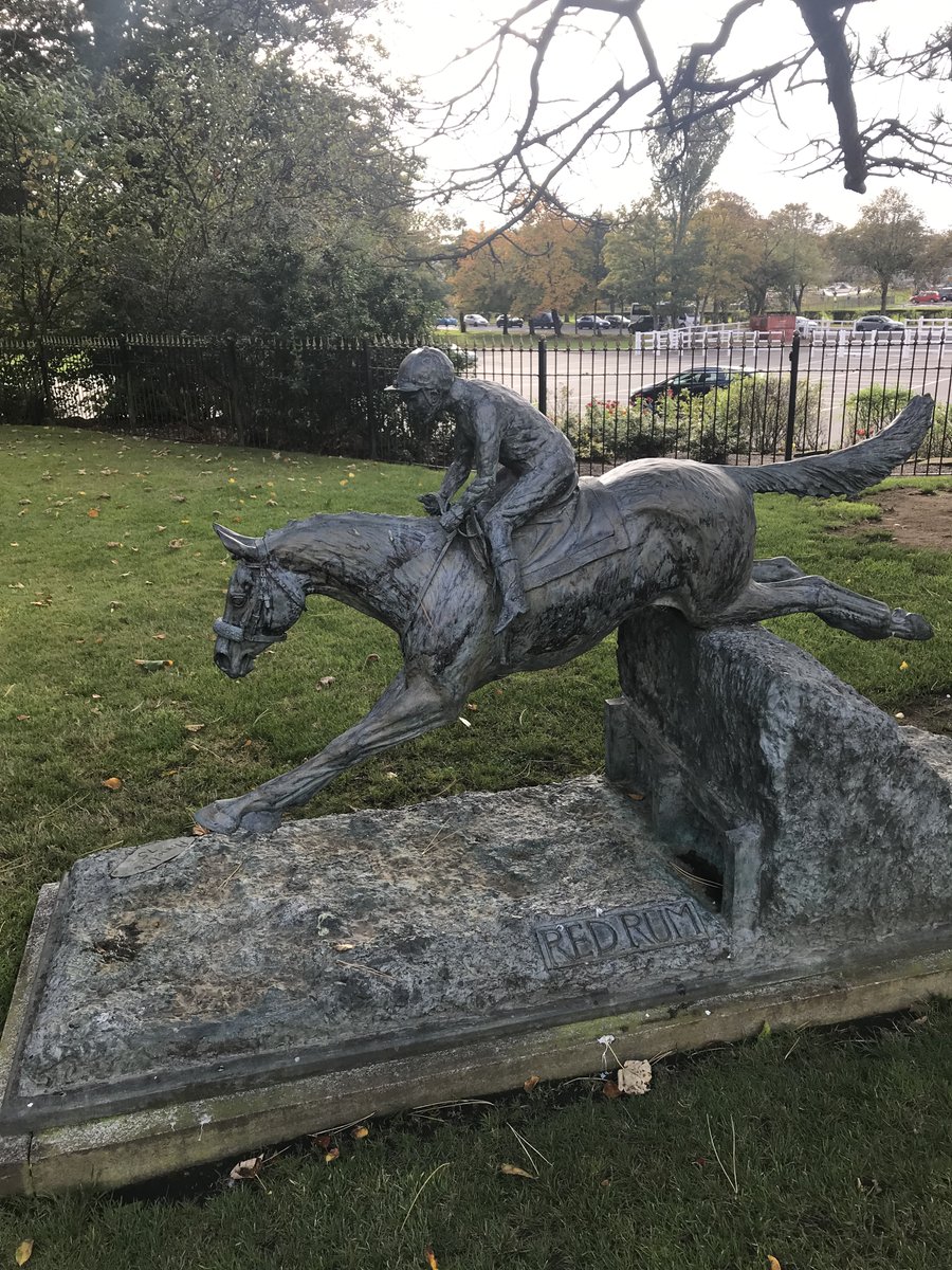 Only a few days to go until the £200,000 @Coral Scottish Grand National on Scotland's first ever £500,000 raceday. The race will be run 50 years to the day since Red Rum became the only horse EVER to win the Grand National/Scottish Grand National in the same year, 1974. #RedRum50