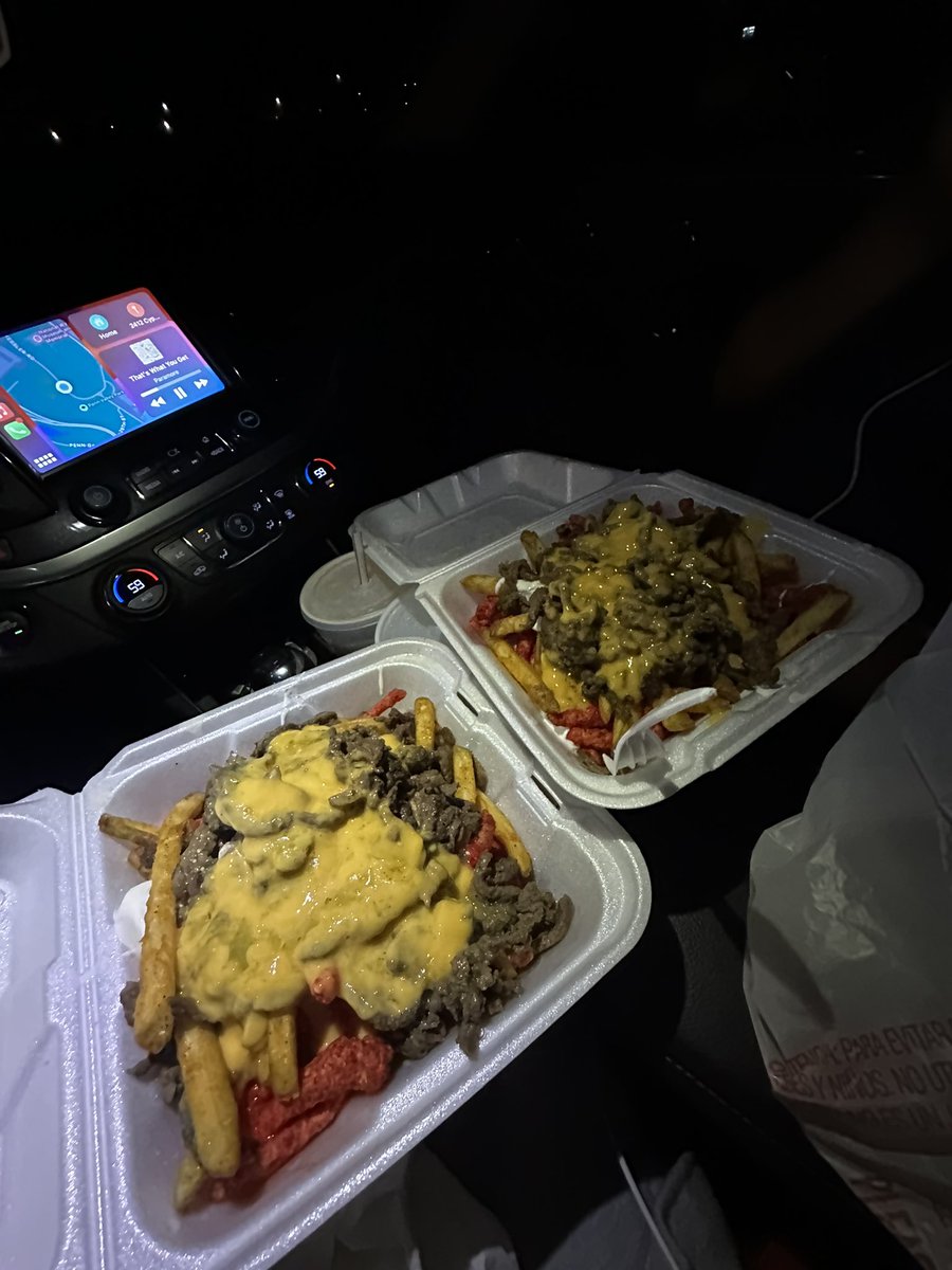 mariloyaa's tweet photo. 2 am type of sh*t https://t.co/bubHHH1J4c