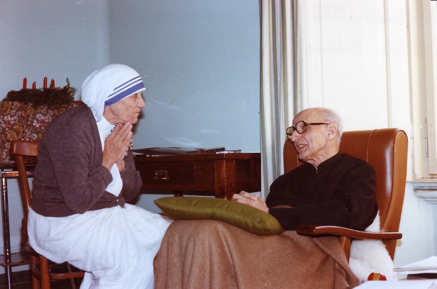 ✝️ His wartime incarceration, said the late Fr Pedro Arrupe SJ, was a grace and a favour. His experiences in Japan continued to shape his life and mission. Find out more: 👉 jesuit.org.au/i-felt-god-so-… Photo courtesy of @JesuitsGlobal #jesuits #societyofjesus #jesus #jesuit