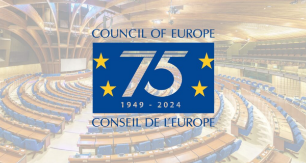Zentrum_polis's tweet photo. Heute online: Aus Anlass des 75. Jahrestags der Gründung des Europarats hat Zentrum polis eine umfangreiche Online-Ressource für Lehrkräfte und SchülerInnen erstellt. #taskcards #apr16 #CoE75 #atpb24 https://t.co/CwDZsDBLrl https://t.co/6i9LlBfrf2