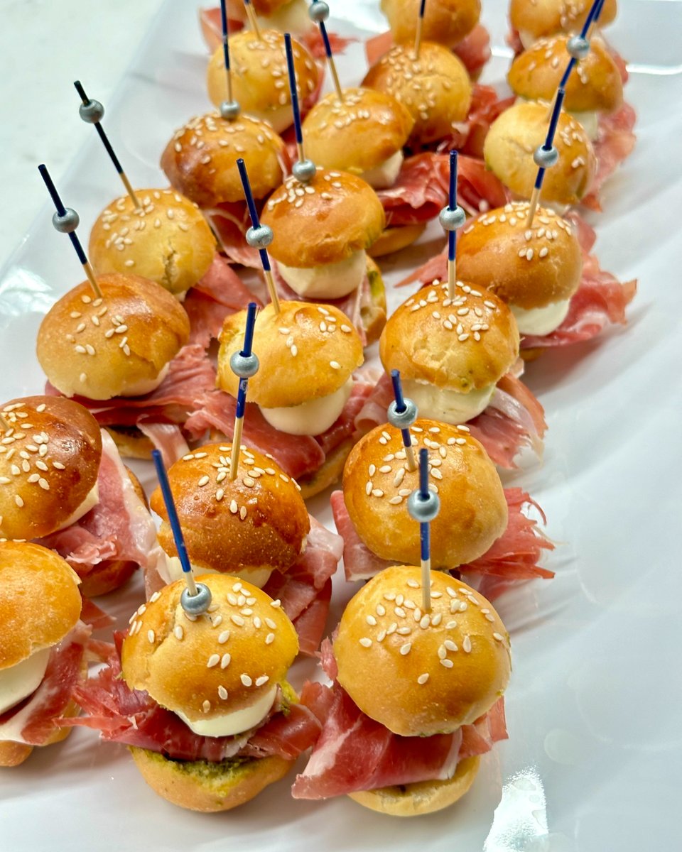 chefin_official's tweet image. Chef Rosalin truly brought the flavor fireworks to a recent corporate event, serving up a menu that was nothing short of outstanding workmanship! 🌟 Get your quick quote today:linktr.ee/chefin.private… #CorporateFunction #ElevateYourEvent