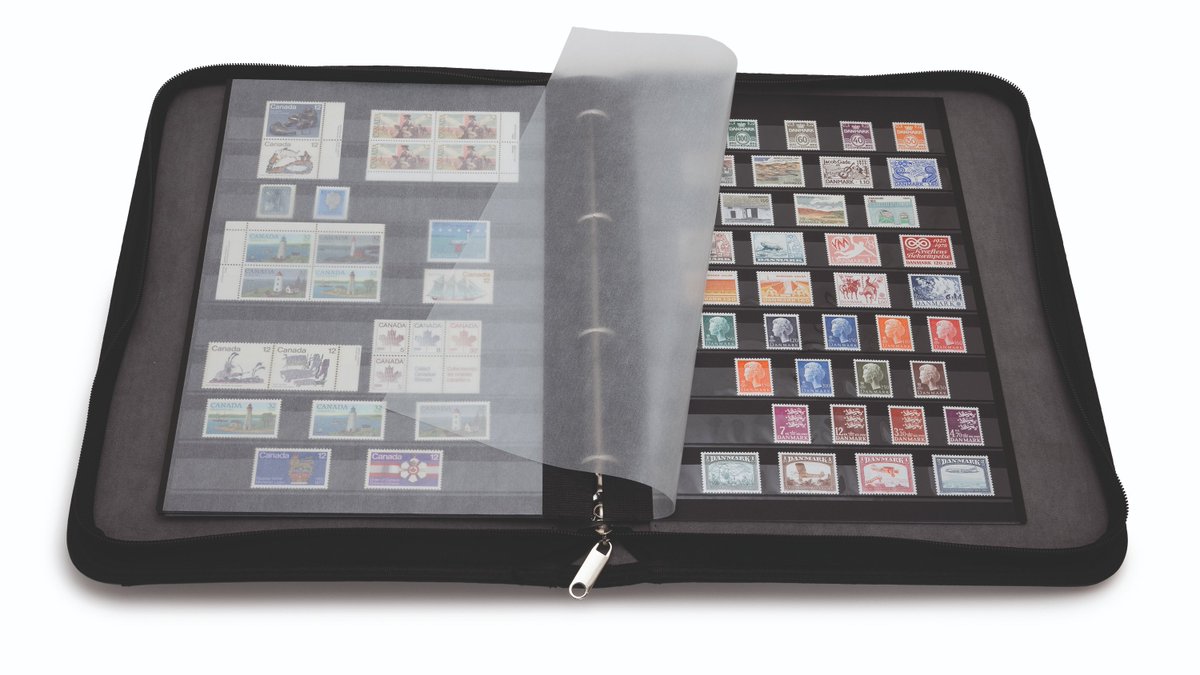 filatelicly's tweet photo. #Leuchtturm Kurt #ringbinder portfolios in leather-look for the storage of coins, stamps, banknotes, postcards, and much more. Your collection is optimally protected from damage and loss by the sturdy zipper closure. Make your selection https://t.co/ImuKhF8X7K https://t.co/ik92EvDEsz
