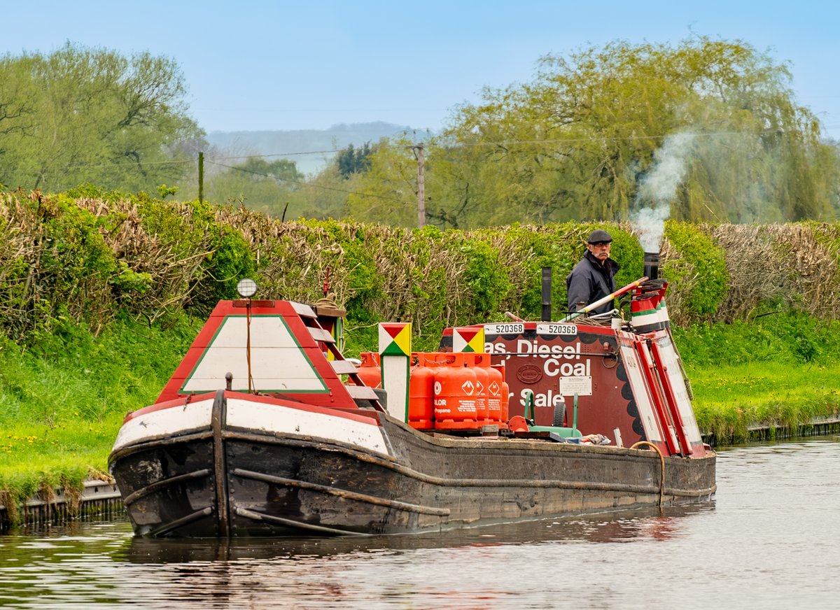 IWA Photography Competition Results 📸 Congratulations to Nigel Essery, the winner of our photography competition with this incredible shot of a working boat on the Staffordshire & Worcestershire Canal. Visit our website to read more: waterways.org.uk/about-us/news/… #BoatsThatTweet