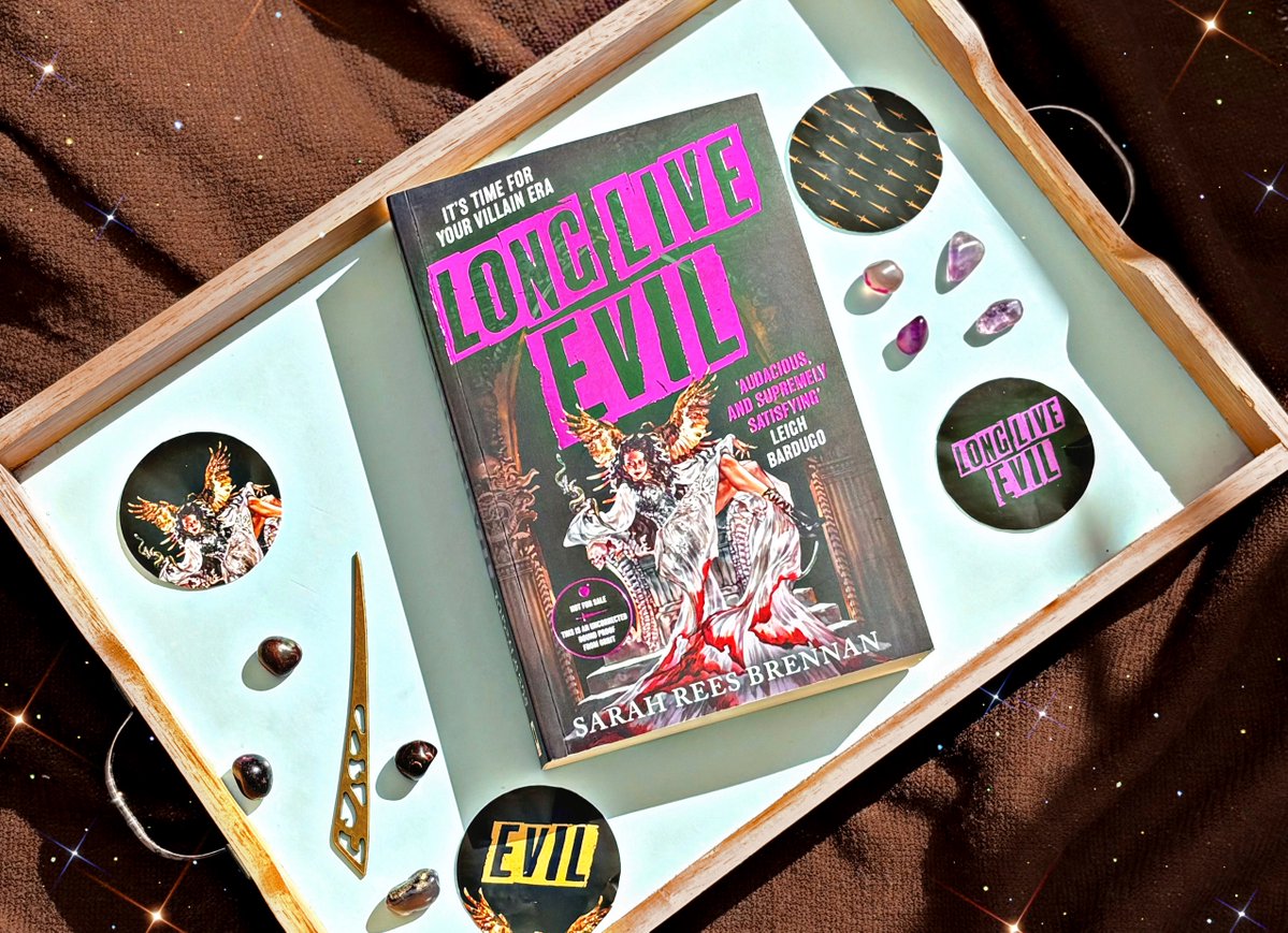 Nils reviews @sarahreesbrenna novel all about the villains, LONG LIVE EVIL: 'hits you in the face with its fun factor and drags you down into the depths of a dark and twisted tale where evil triumphs in the most delicious ways' More: tinyurl.com/bdfvbxv6 @orbitbooks