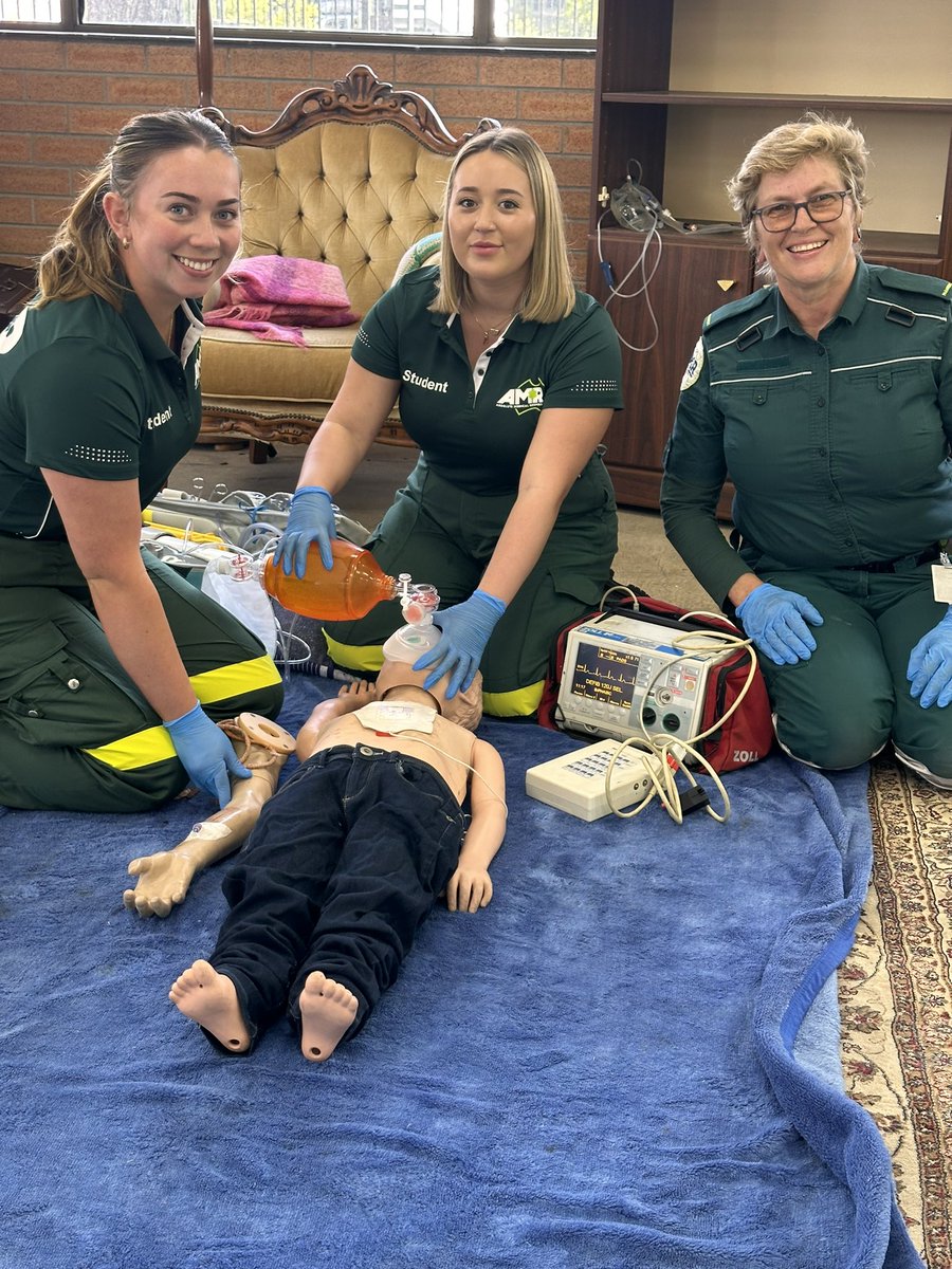 AbsoluteMedResp's tweet photo. Emma &amp; Giulia, two of our Diploma of Emergency Health Care students, have started an exciting week at Workshop2️⃣with AMR Clinical Educator &amp; Paramedic Bernadette

From hands on medical scenarios to engaging discussions &amp; lectures, it has been a fun few days packed with learning https://t.co/4NmLUxo9q7