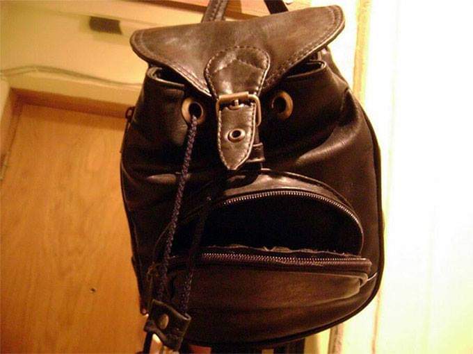 I think this handbag is angry with me.