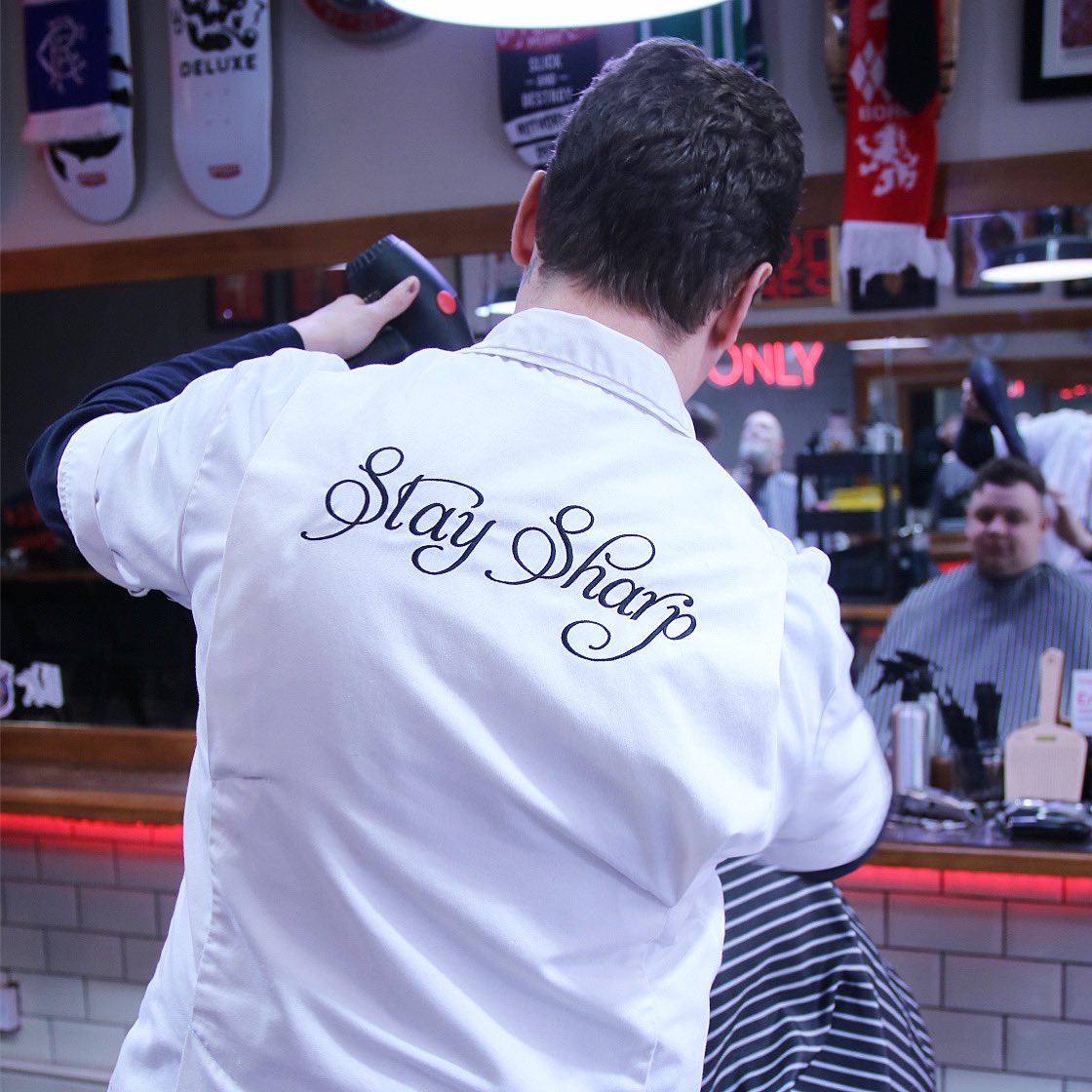 “Behind every good man is a great barber.”…
Invest in your hair. It’s the crown you never take off.
We got your backs guys ..

#GoodHonestBarbering 
————————————————— 
barbertown.co.uk 

#WorcestershireHour #worcester #malvern #Droitwich 💈