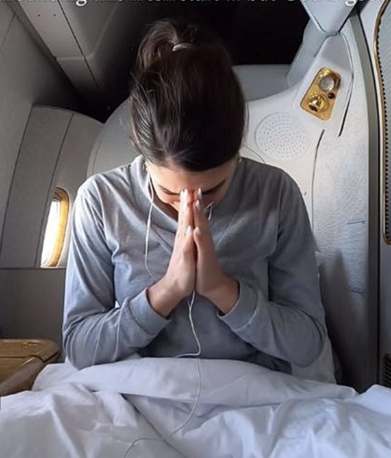 weirangelic's tweet photo. 🚨💥BREAKING NEWS COMING IN💥🚨
◆LIVE REACTIONS FROM DUBAI◆
as People begin to watch @RichardHeartWin Documentry & find out why the #RichardHeartWasRight hashtag is so popular
#HighestOfStakes
#THoSDocumentary
#Hex
#PulseChain #RichardHeart #Emeritz
#CryptoNews
#Crypto https://t.co/2iULJn7RyS